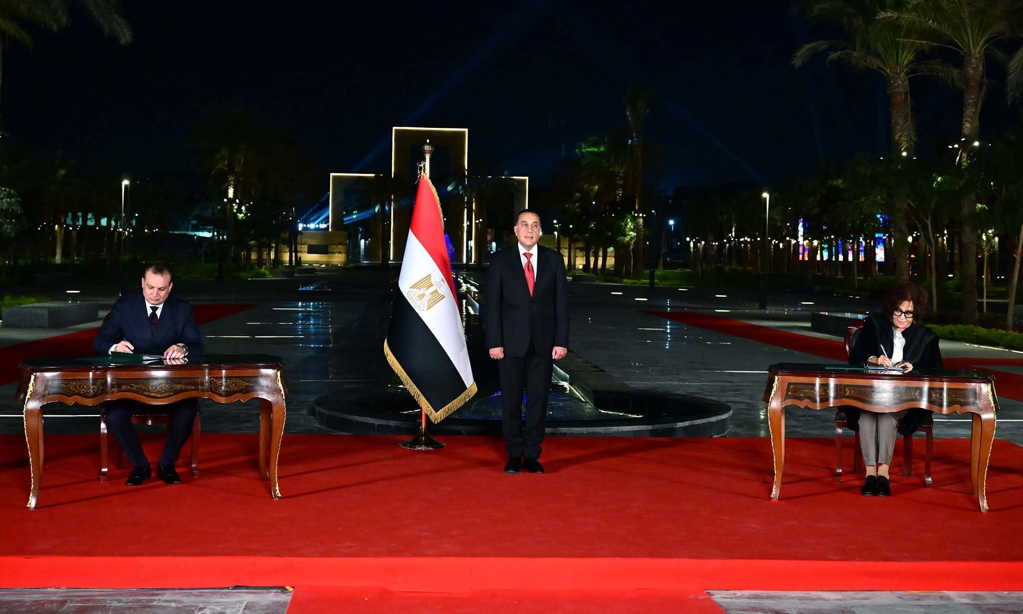 رئيس الوزراء يشهد توقيع مذكرة تفاهم لإنشاء مركز ثقافي وتدريبي لإحياء الحرف اليدوية بدرب اللبانة