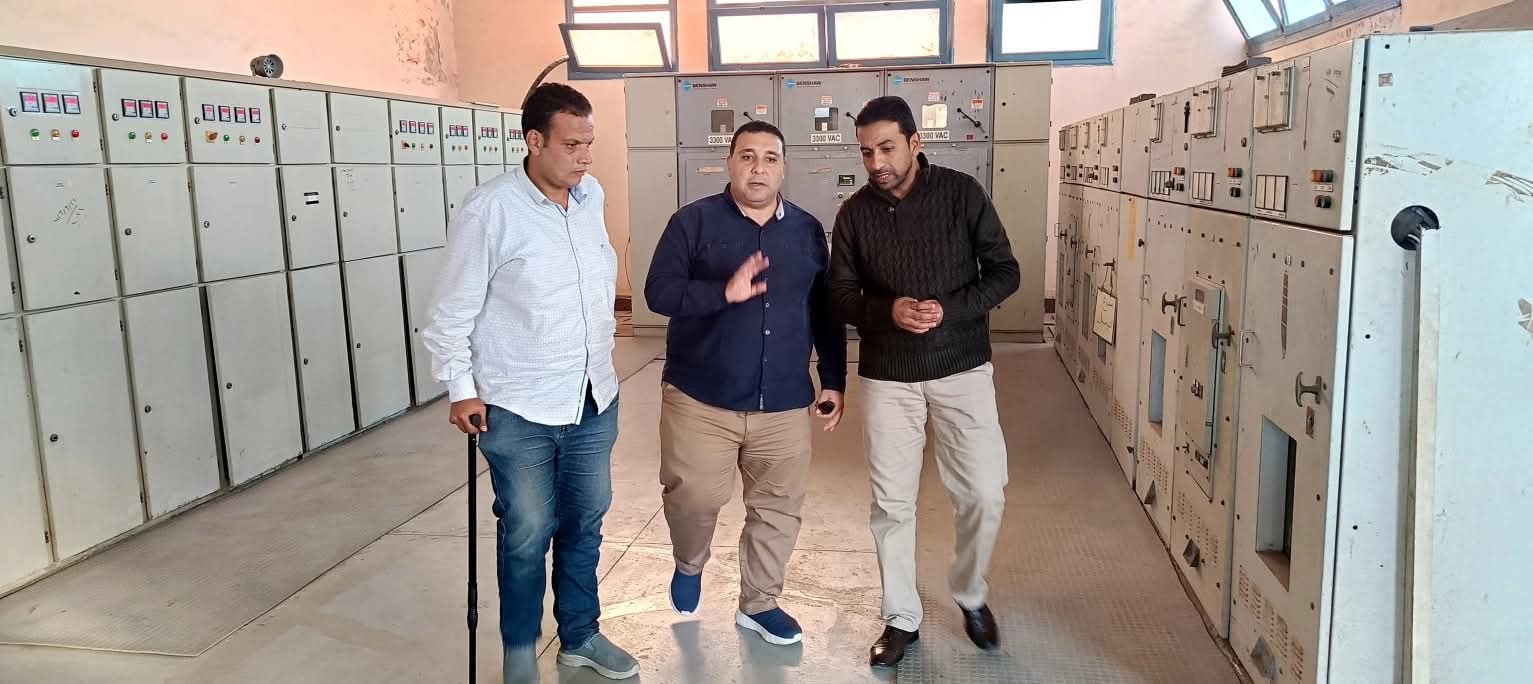 رئيس مياه البحيرة يتفقد مراحل الإنتاج بمحطة مياه دمنهور التشيكي