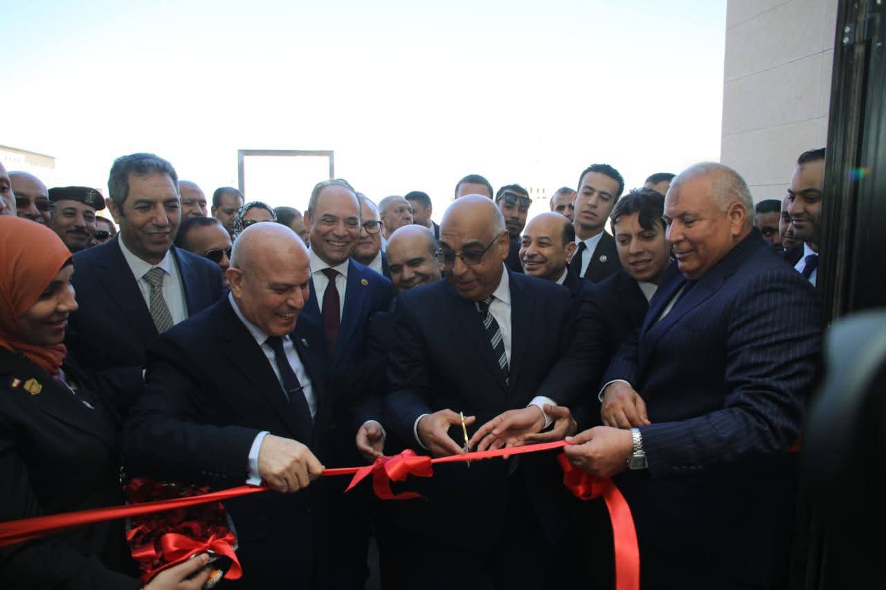 وزير العدل ومحافظ الوادي الجديد يفتتحان مقر هيئتي قضايا الدولة و النيابة الإدارية بالخارجة
