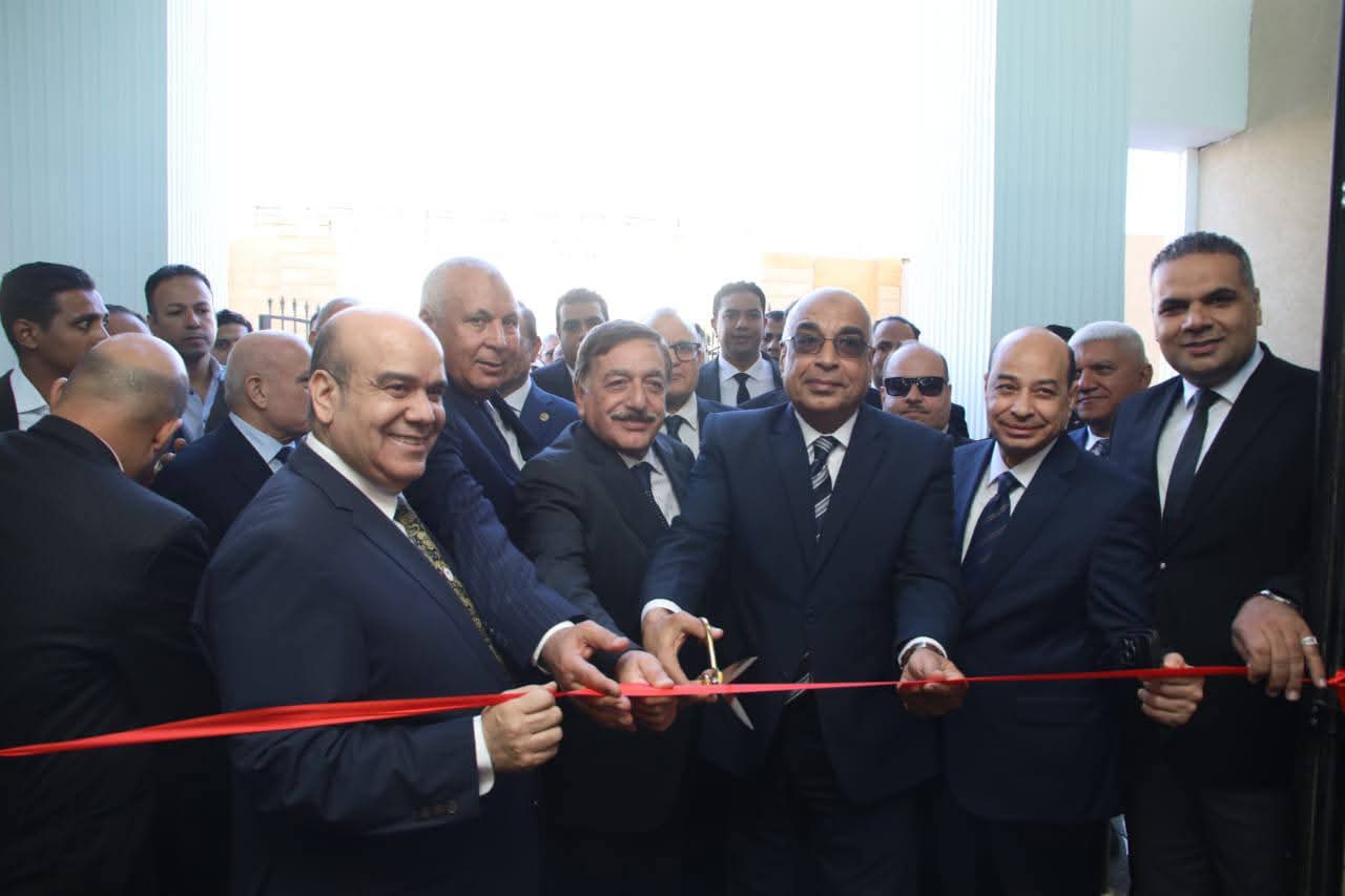 وزير العدل ومحافظ الوادي الجديد يفتتحان مجمع محاكم الخارجة