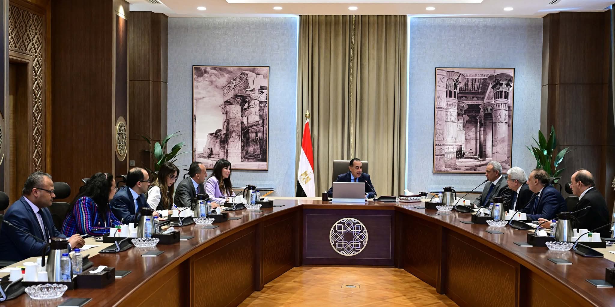 رئيس الوزراء ناقش مع اللجنة الاستشارية للشئون السياسية الأحداث الإقليمية والدولية 