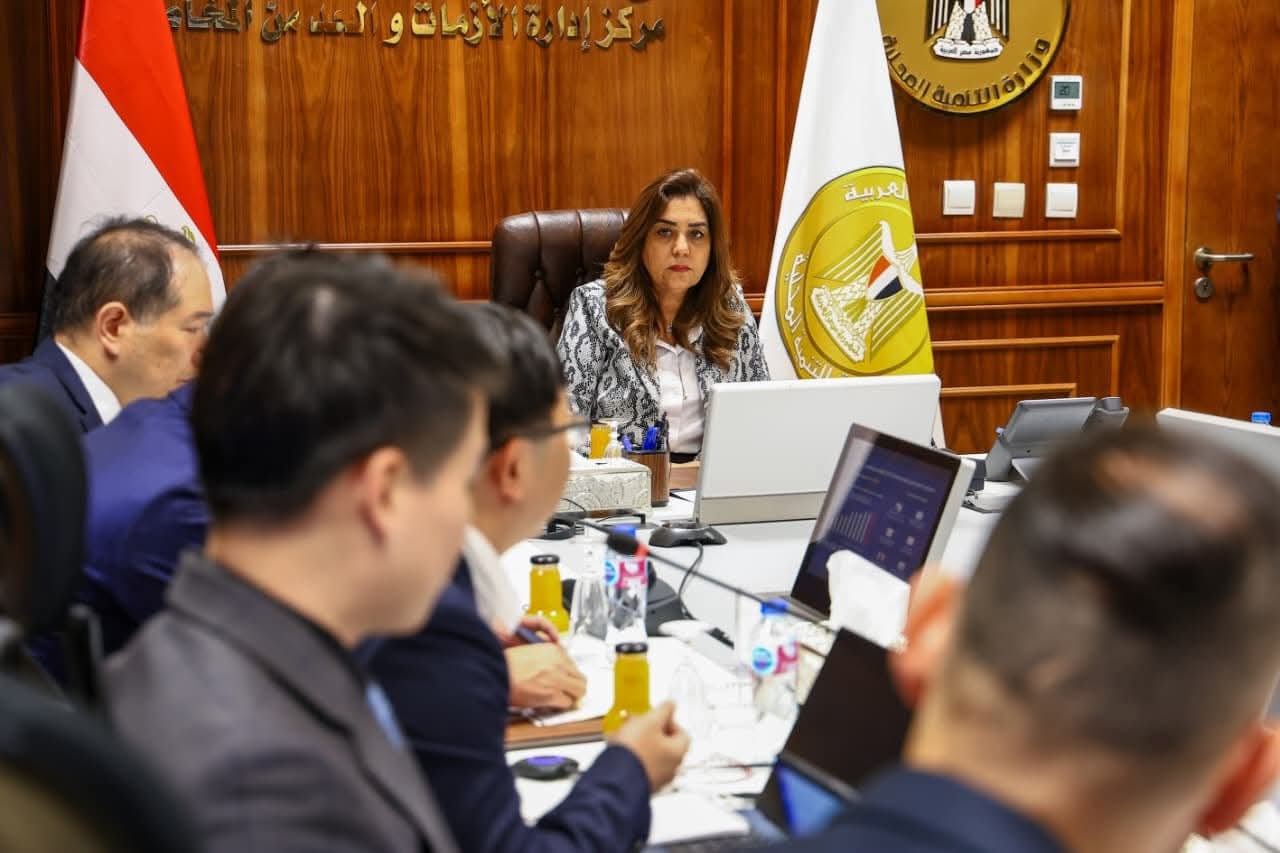 وزيرة التنمية المحلية تبحث مع وفد شركة "هواوي" مجالات التعاون المشتركة
