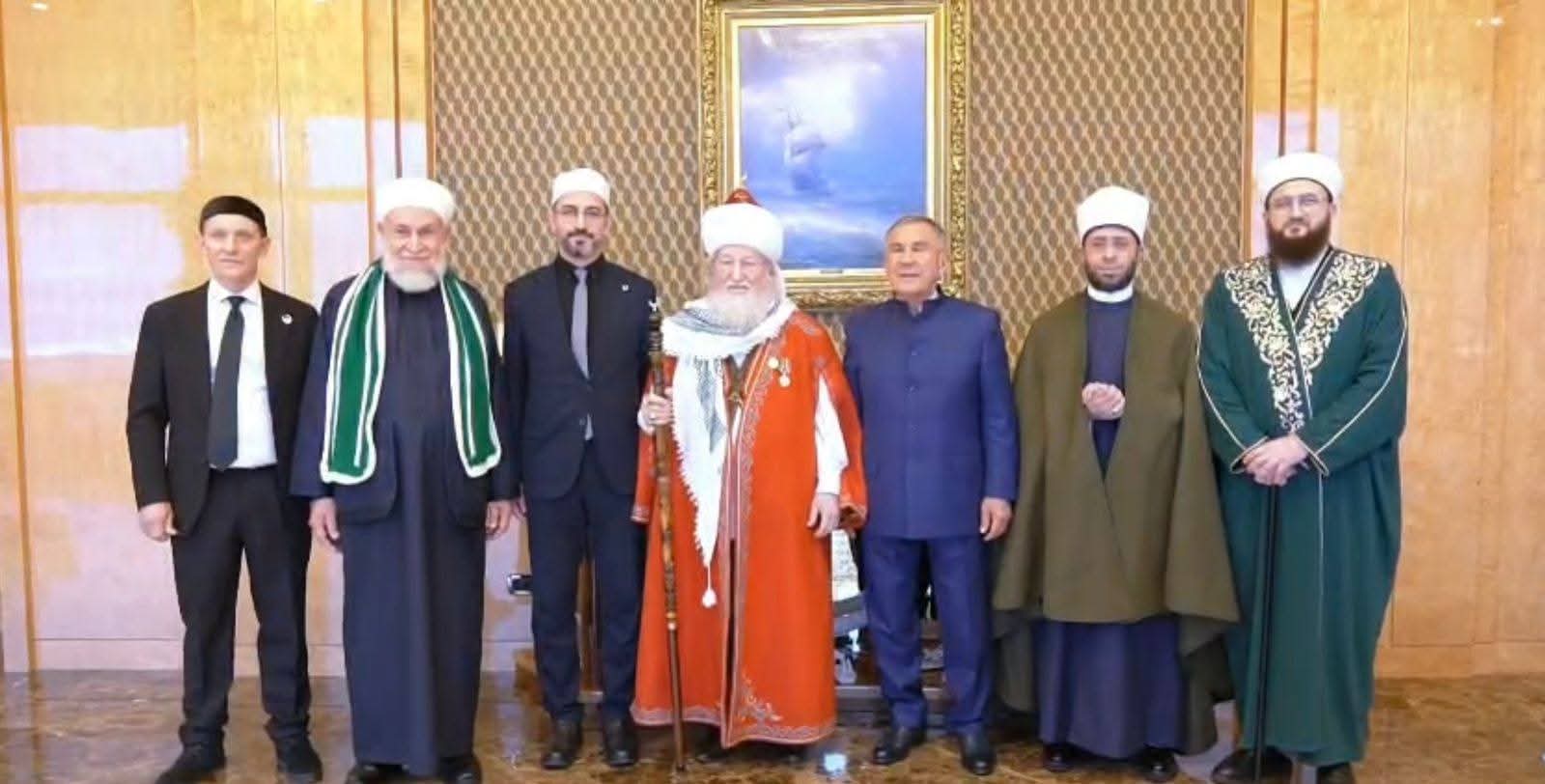 رئيس تتارستان يشيد بلقاء الرئيسين السيسى وبوتين احتفالًا بوضع وعاء الاحتواء للمفاعل النووي فى الضبعة - الخبر لايف