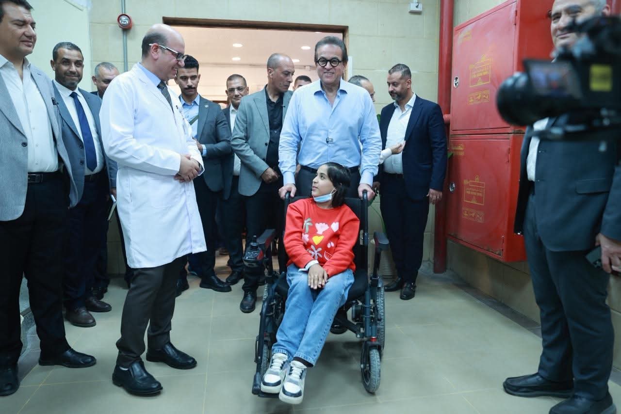 وزير الصحة يتفقد أعمال تطوير مبنى العيادات الخارجية بمستشفى الجمهورية التعليمى