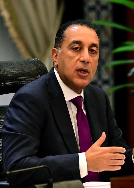 رئيس الوزراء يغادر العاصمة الأنجولية عائدا إلى القاهرة