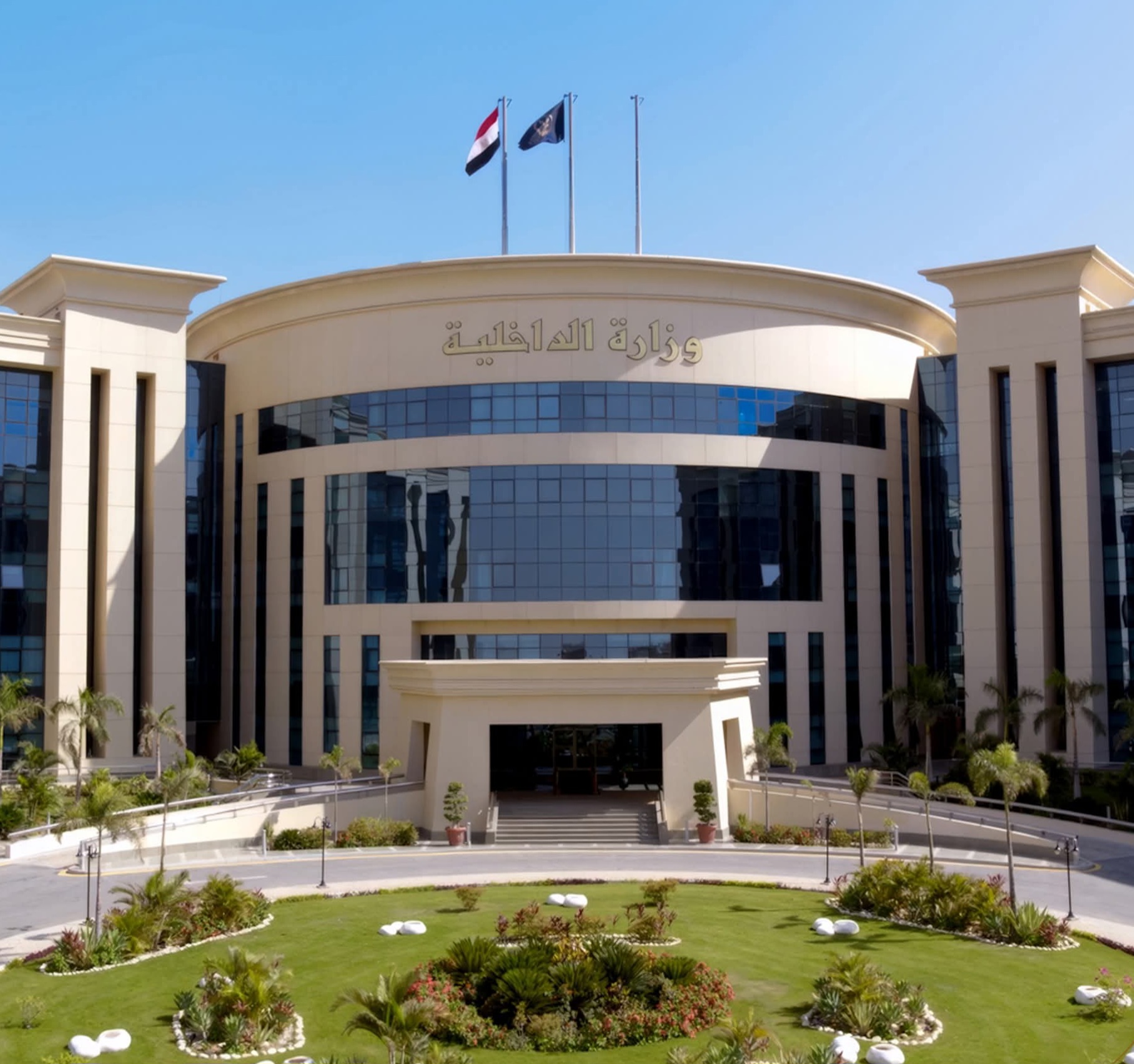 مرشح وأنصاره يقتحمون مركز شرطة فارسكور بدمياط