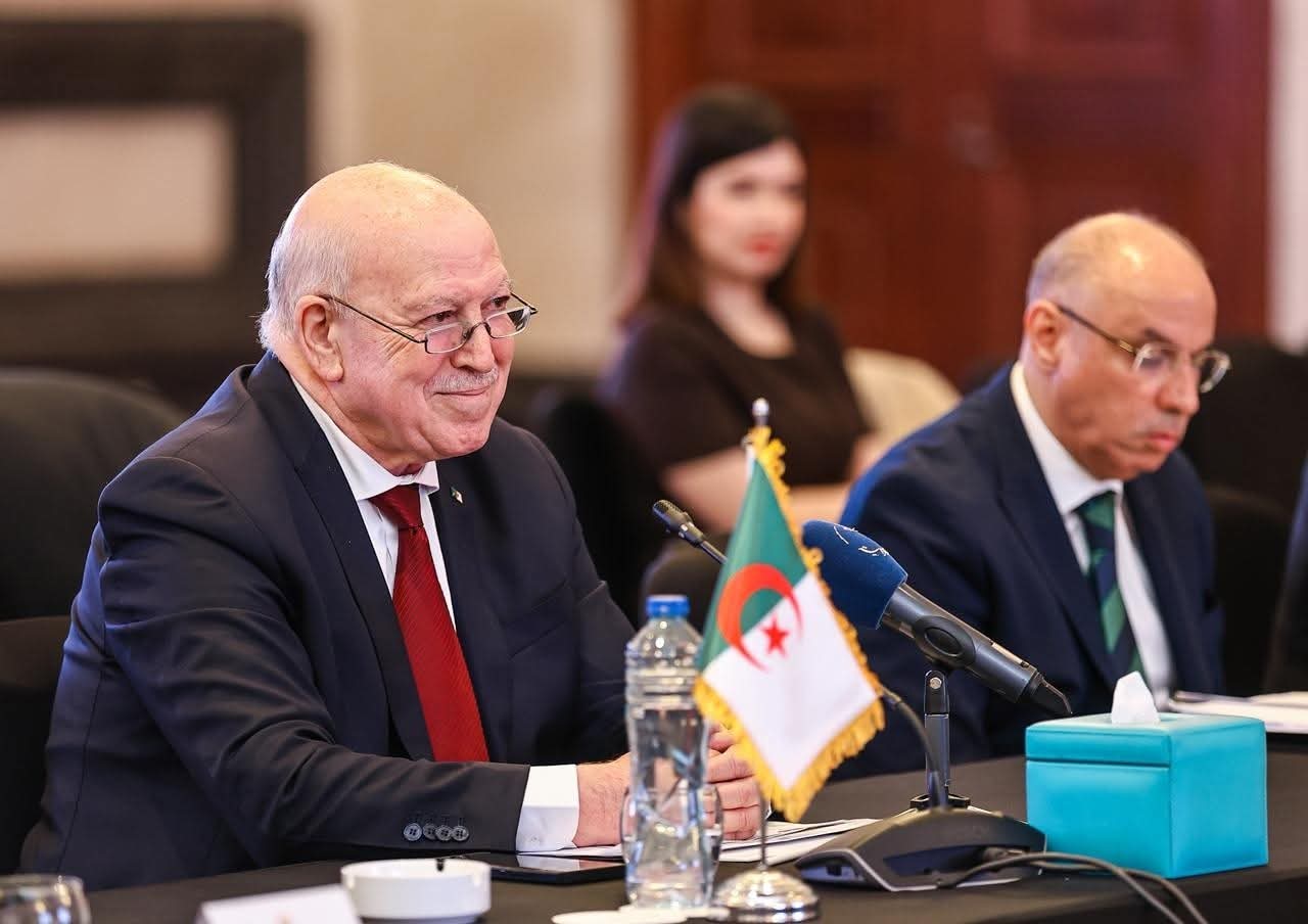 فتح خط بحري مباشر بين ميناء الجزائر وميناء الإسكندرية