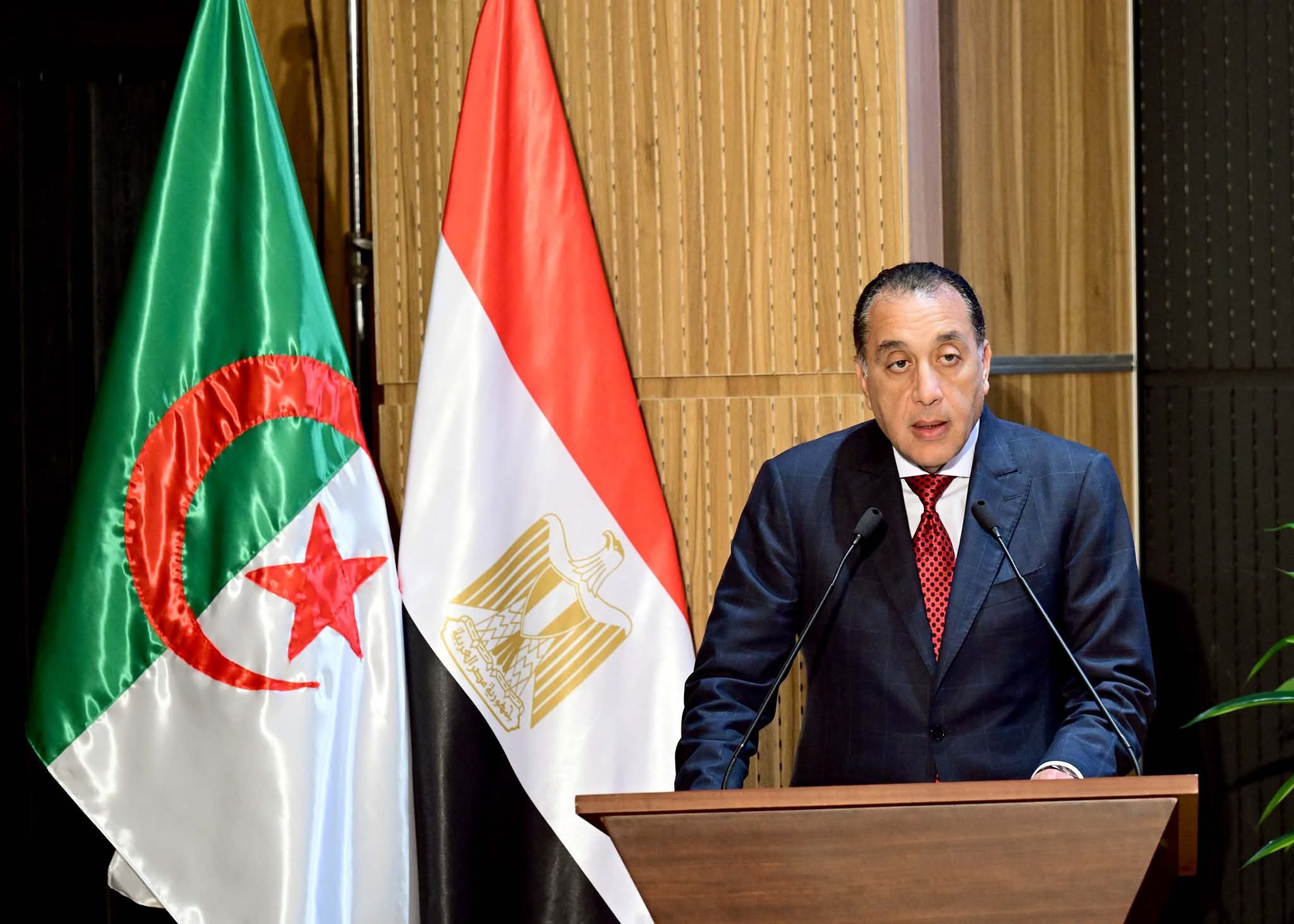 خلال فعاليات منتدى الأعمال المصري الجزائري.. رئيس الوزراء: اللحظة الراهنة مناسبة تماما لتوسيع التعاون المشترك
