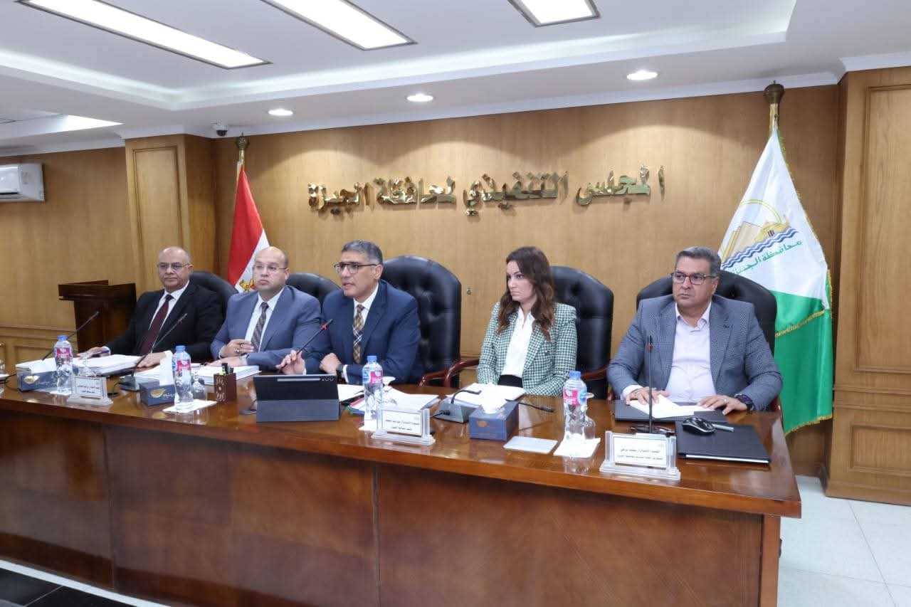محافظ الجيزة: مواعيد ثابتة للقاء المواطنين الأسبوعى مع رؤساء الأحياء والمراكز 