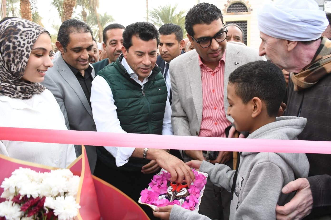 وزيرالرياضة يتفقد المرحلة الأولى من تطوير مركز شباب الاتحاد