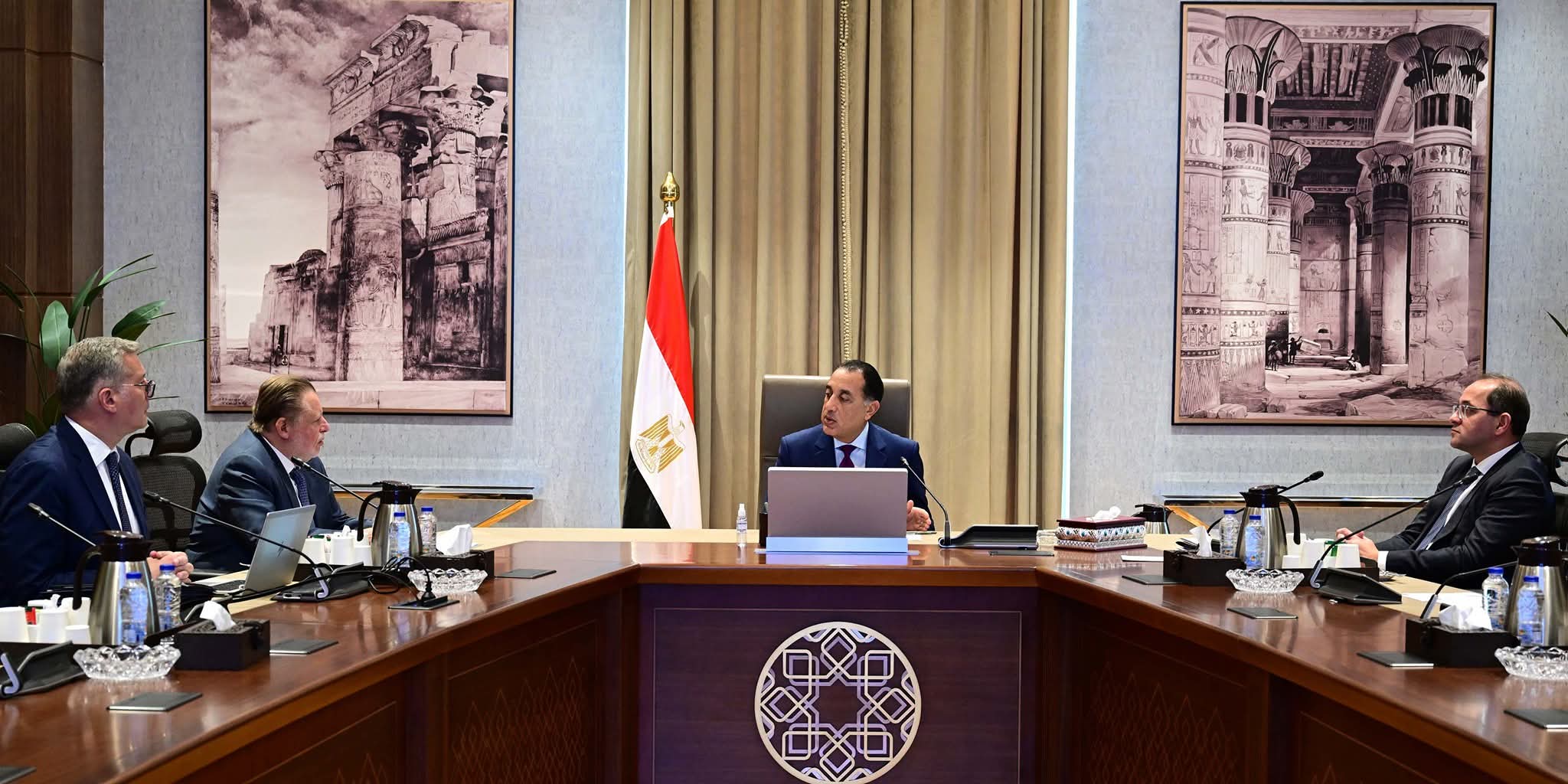 رئيس الوزراء يتابع توافر الاحتياطي الإستراتيجي من المنتجات البترولية