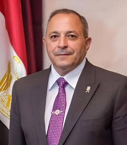 محافظ بورسعيد يوافق على النزول بشهرين في سن القبول للصف الأول الابتدائي