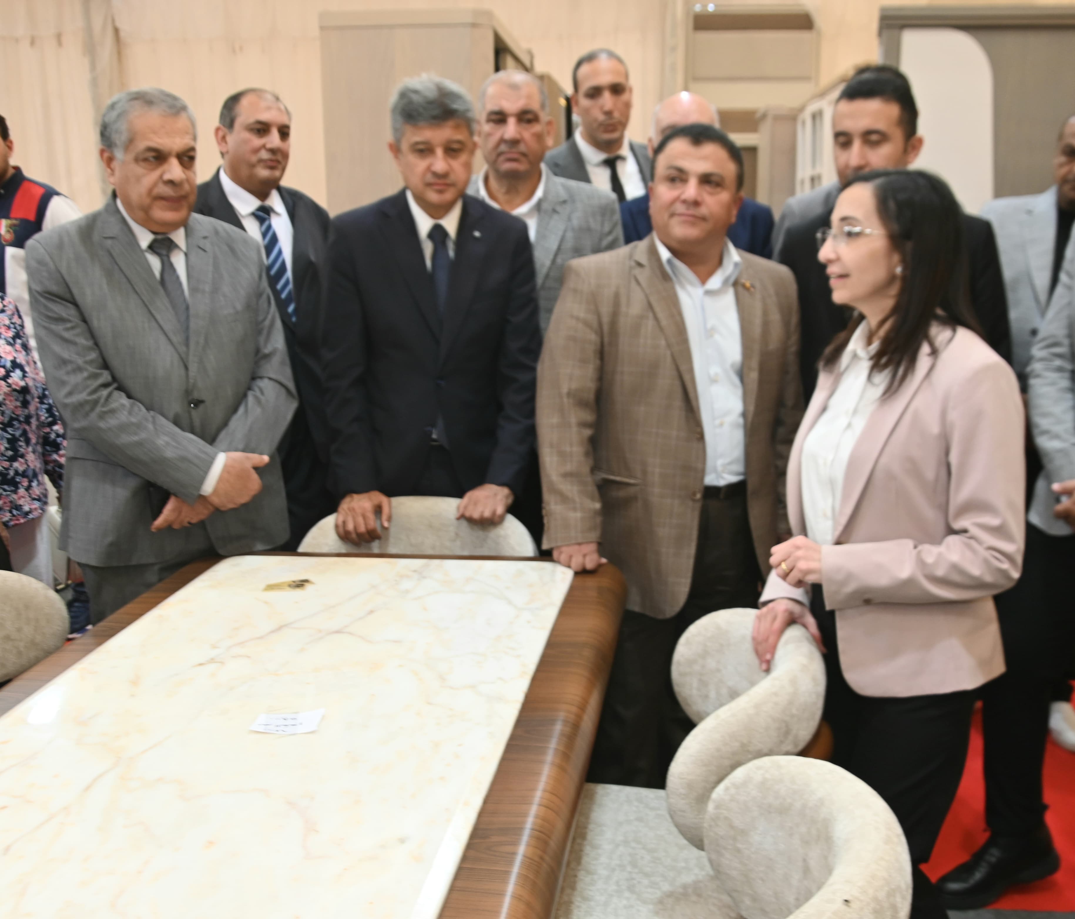 محافظ البحيرة تفتتح معرض "أوكازيون دمياط للأثاث والديكور" بنادي ألعاب دمنهور