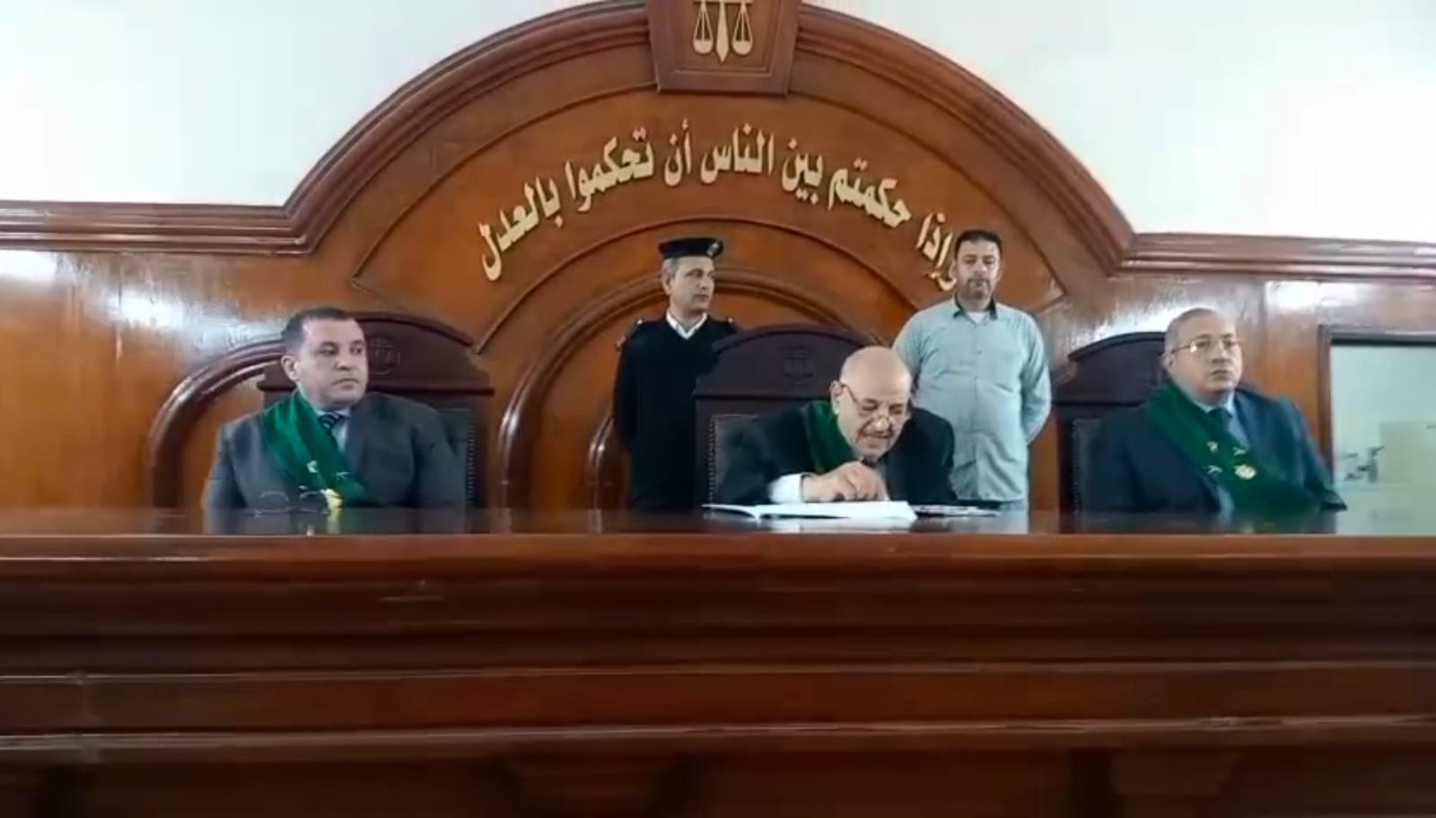 جنايات مستأنف دمنهور تؤيد حكم الإعدام شنقا علي عاملين لقيامهما بقتل خفير بورشة بالبحيرة