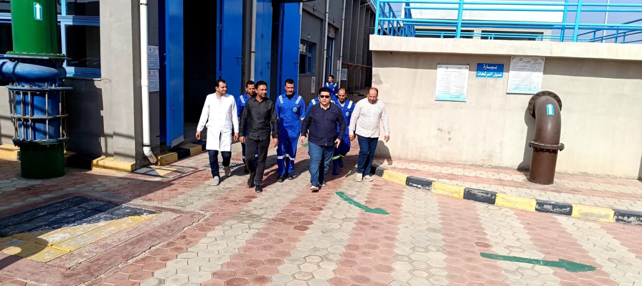 رئيس مياه البحيرة يتفقد أعمال تطوير محطة كوم القناطر 