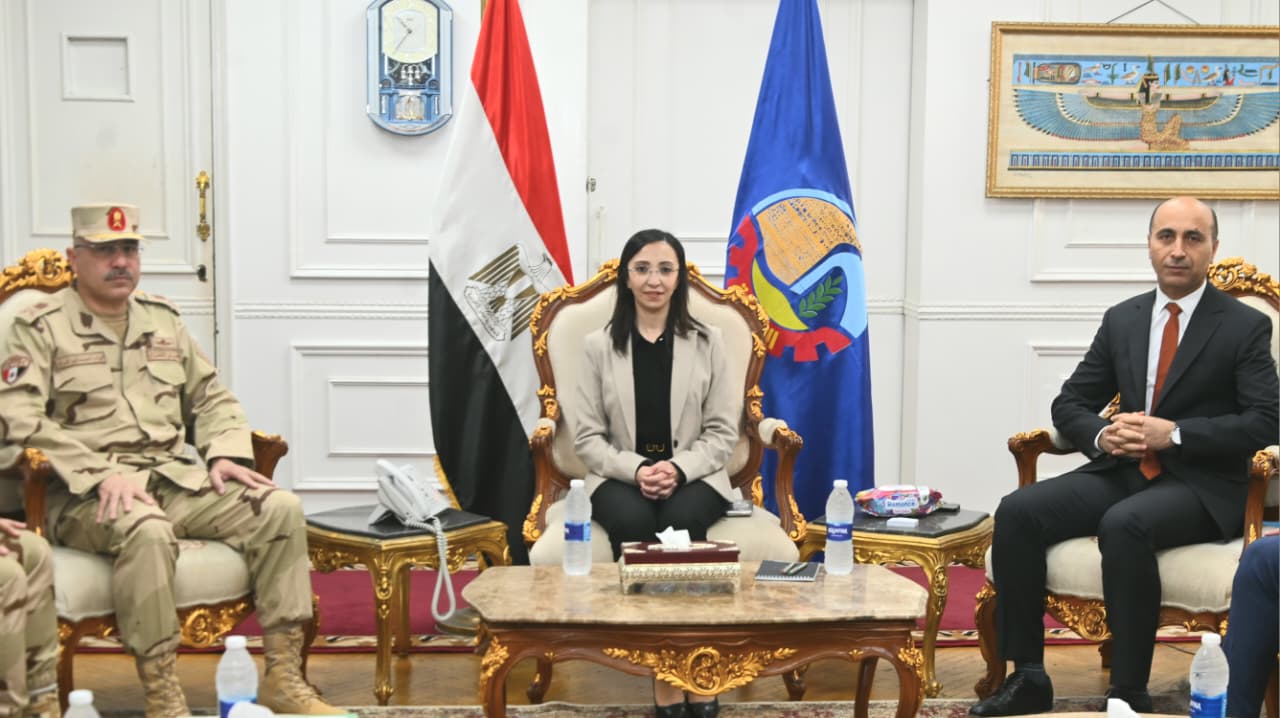 رئيس جامعة دمنهور يشهد إحتفالية تكريم أسر الشهداء ومصابي العمليات الحربية