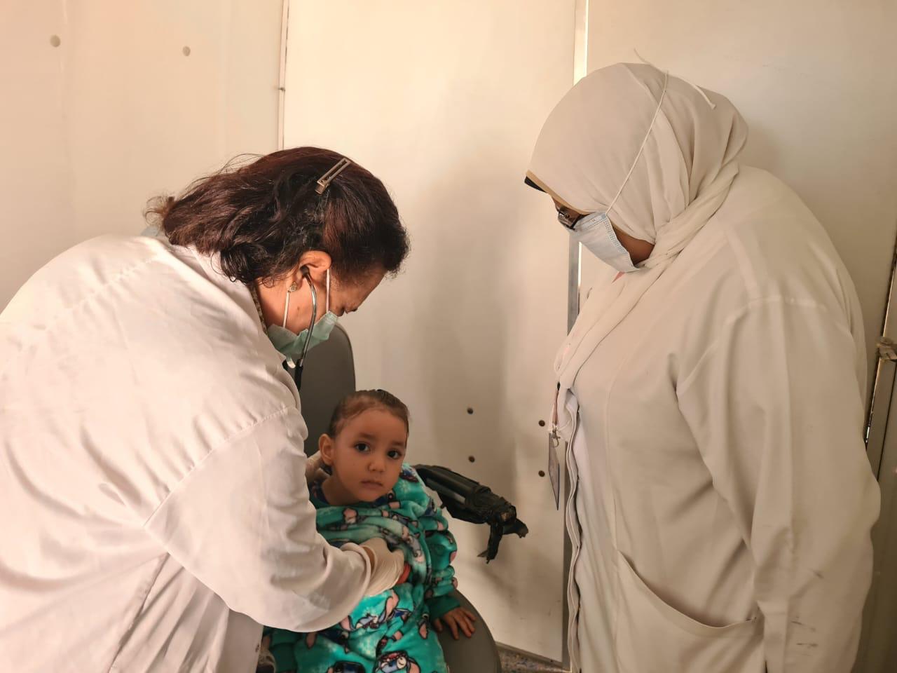 الكشف على أكثر من 1000 مواطن خلال قافلة طبية مجانية بقرية إفلاقه البحيرة 