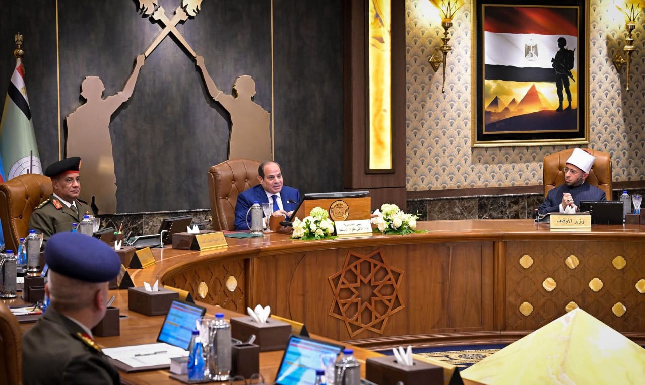 الرئيس: مصر خسرت 8 مليارات دولار بسبب الهجمات على سفن البحر الأحمر