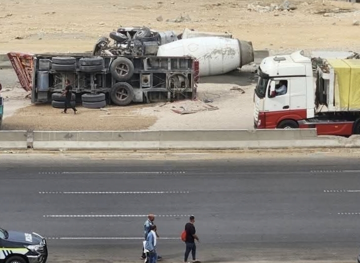 وفيات وإصابات فى تصادم نقل بخلاطة أسلفت وسيارات ملاكى على الدائرى