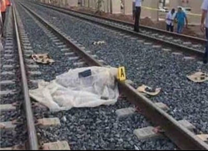 مصرع شخصين دهسهما قطار أثناء عبور شريط السكة الحديد بالبحيرة