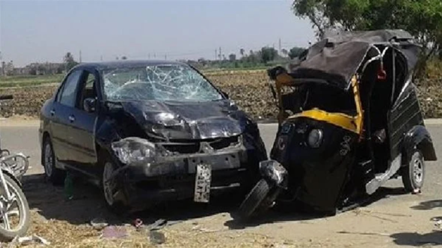 إصابة أربعة أشخاص إثر إصطدام سيارة ملاكى بتوك توك بالبحيرة 