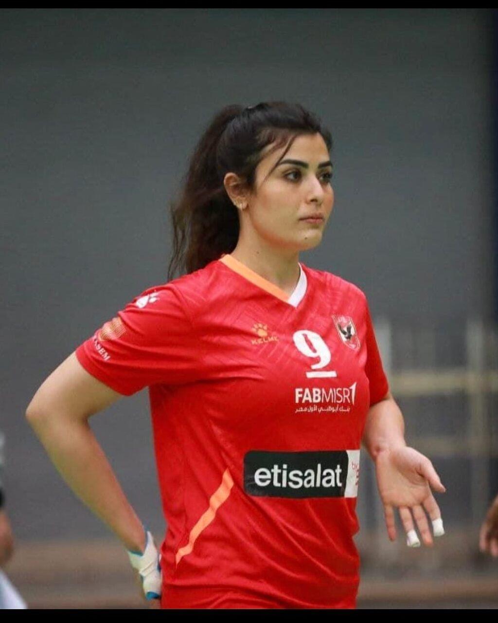 "خلصت رحلتي".. شروق فؤاد تودع الملاعب بقميصي الأهلي والزمالك