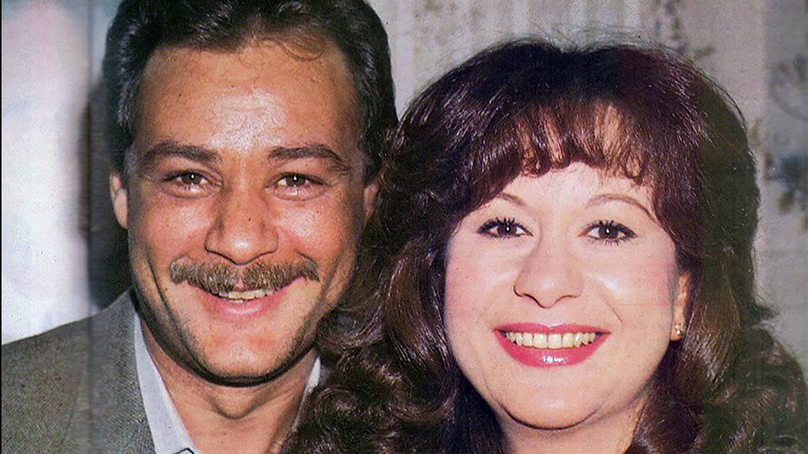 رحيل سمية الألفي "سندريلا" فاروق الفيشاوي.. قصة الحب التي بدأت بوردة وانتهت بوداع مؤثر