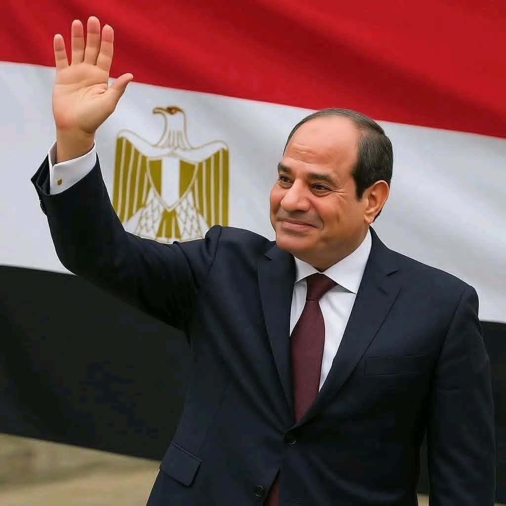الرئيس السيسى يتوسط صورة تذكارية للمشاركين فى معرض "إيديكس 2025"