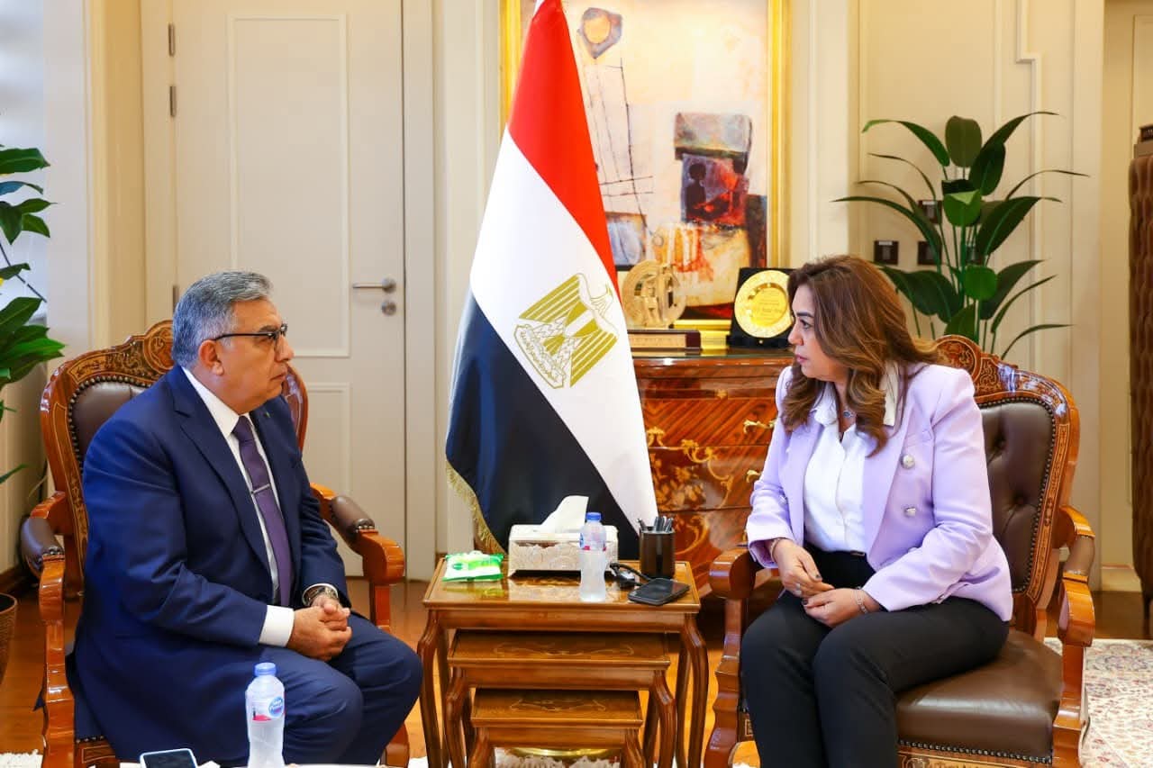 وزيرة التنمية المحلية تبحث مع محافظ الدقهلية الموقف التنفيذى للمشروعات التنموية والخدمية