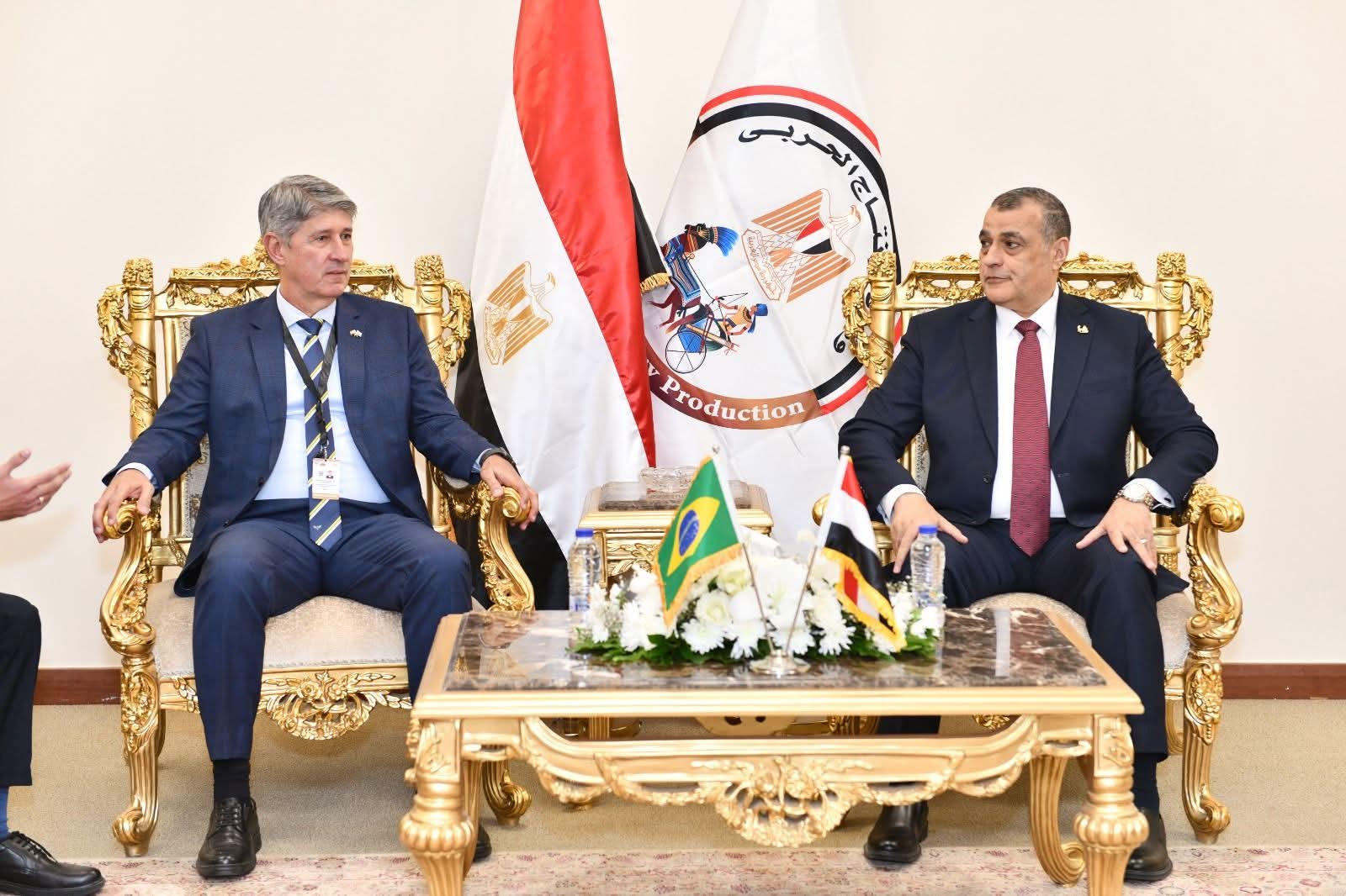 وزير الدولة للإنتاج الحربي يستقبل وزير الإنتاج الدفاعي البرازيلي