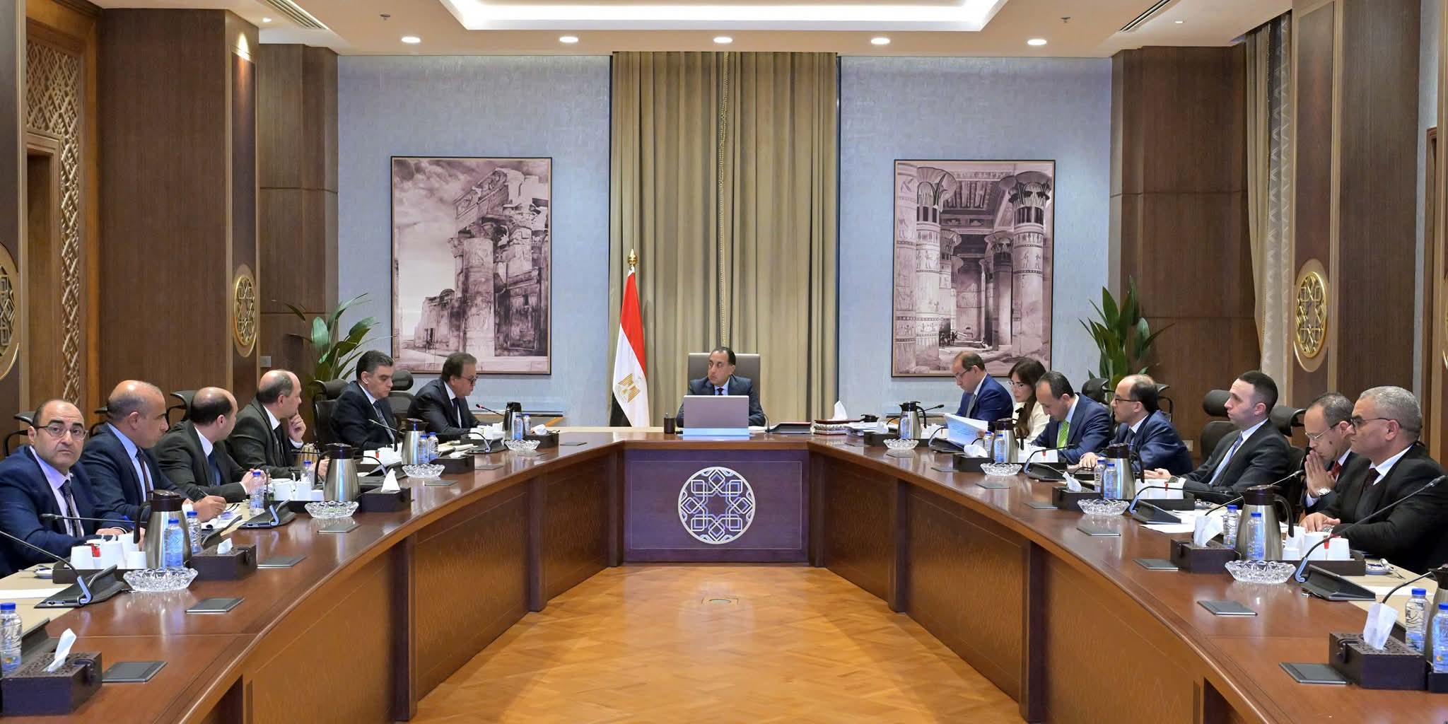 رئيس الوزراء يُتابع جهود توافر الأدوية وموقف سداد مستحقات الشركات العاملة