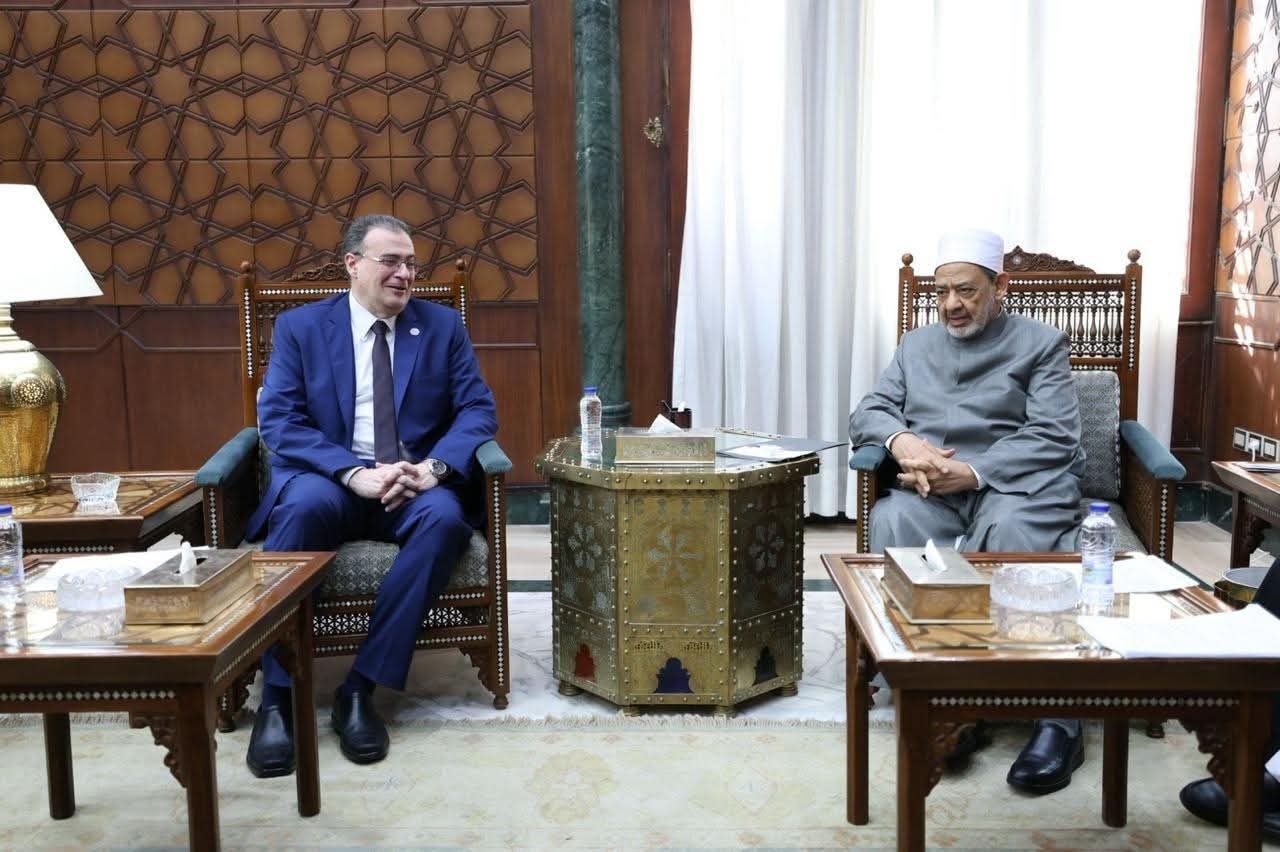 الإمام الأكبر يبحث مع رئيس التَّنظيم والإدارة الخطوات التنفيذية لتوفير احتياجات التعليم الأزهرى