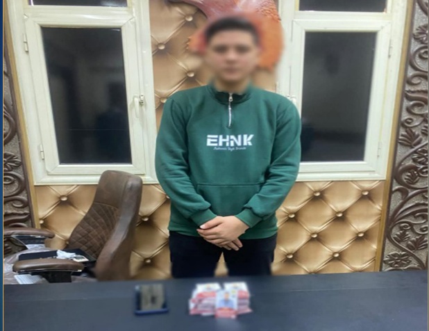 ضبط شخص بدمنهور يوزع كروت دعائية لتوجيه الناخبين