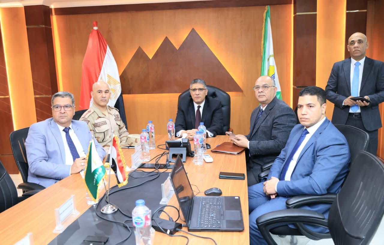 محافظ الجيزة:غرفة العمليات المركزية تعمل على مدار الساعة لرصد أي ملاحظات أو شكاوى انتخابية
