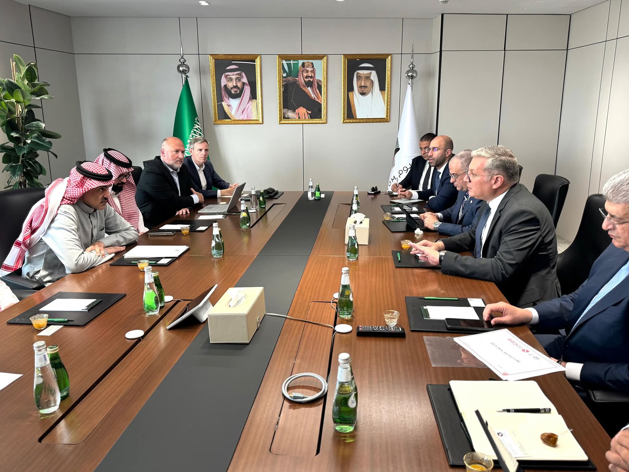 وزير البترول يبحث زيادة فرص الشركات المصرية في أعمال مشروع نيوم بالسعودية