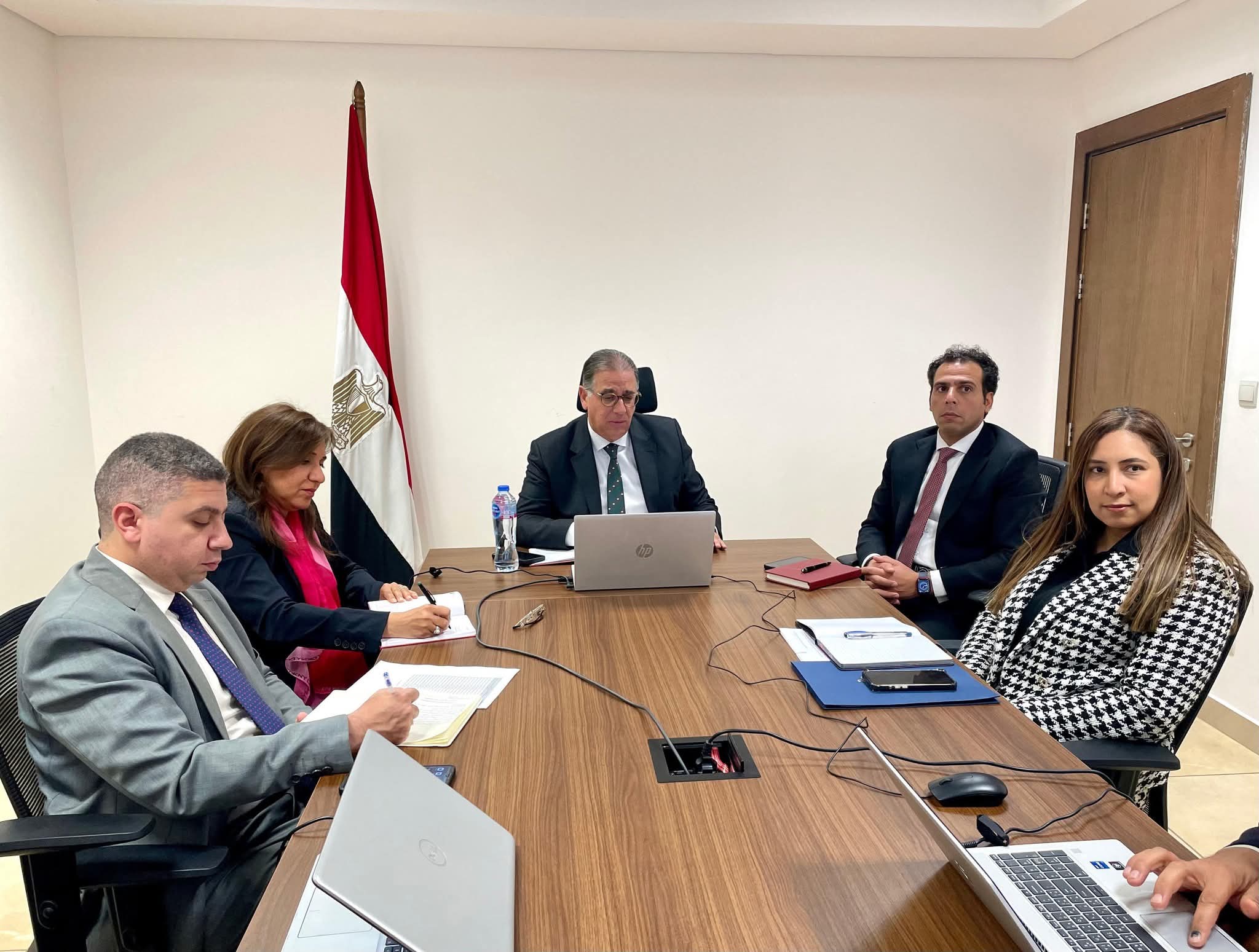 نائب وزير الخارجية والهجرة يلتقى الجالية المصرية فى سويسرا