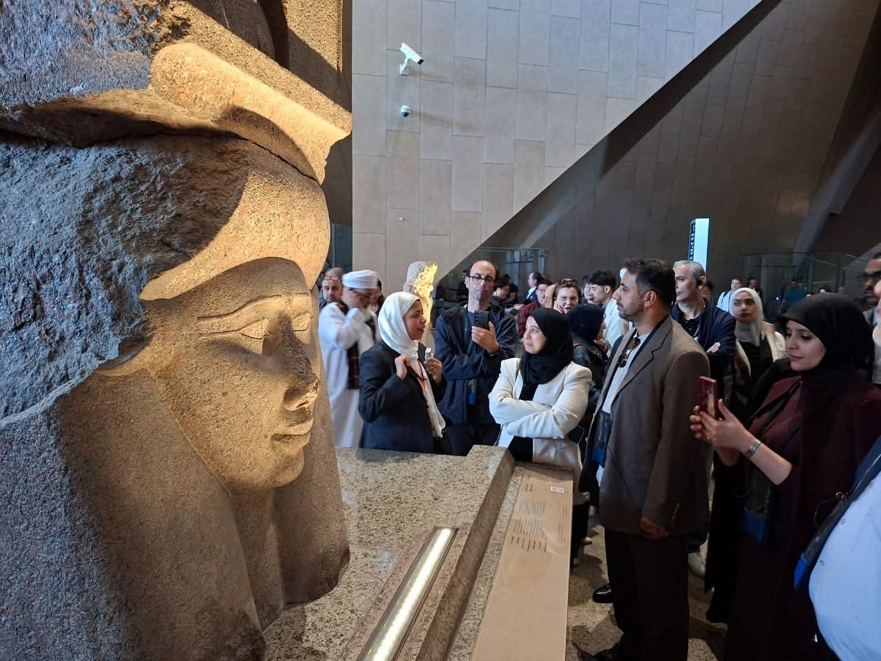 أعضاء المنظمة العربية للتربية والثقافة والعلوم "الألكسو" يزورون المتحف المصري الكبير