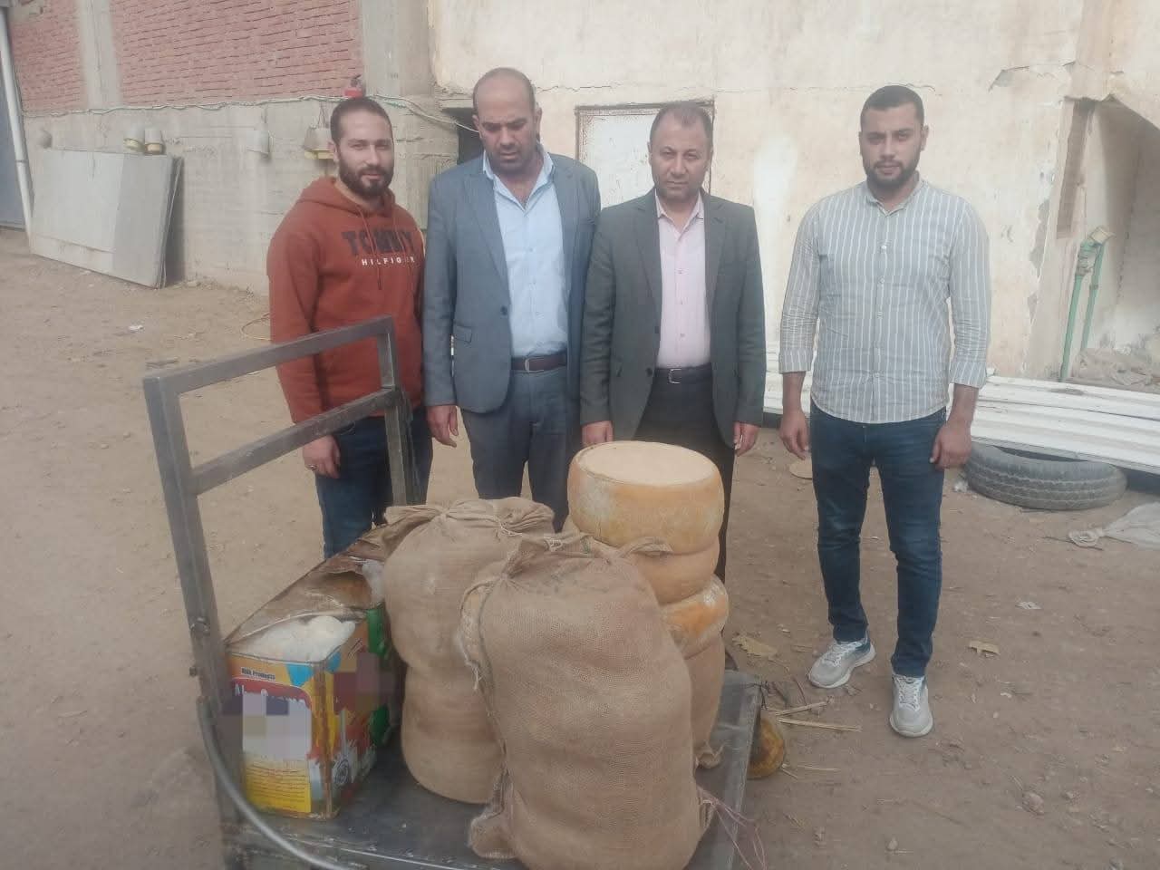 ضبط كميات كبيرة من المواد الغذائية غير صالحة للإستهلاك الأدمى بالبحيرة 
