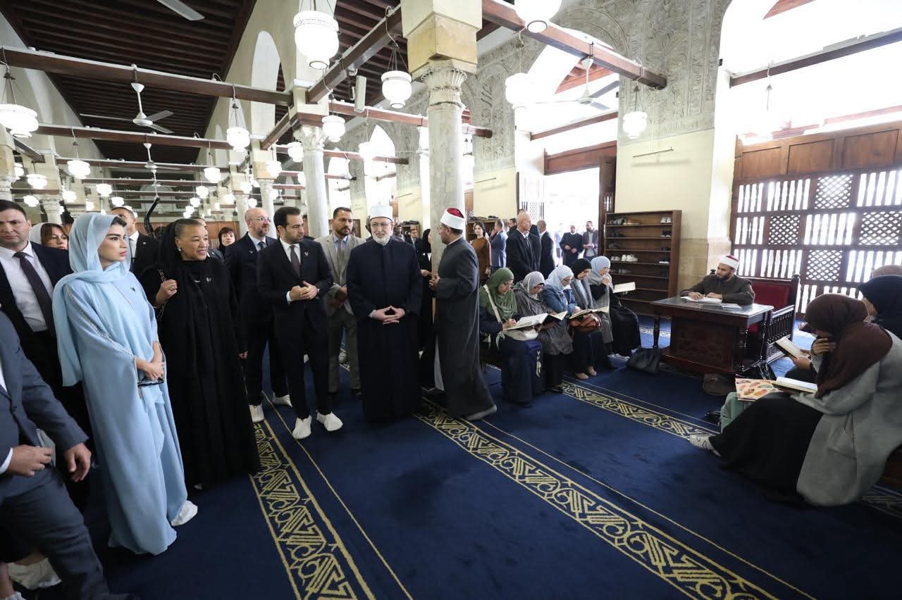 أعضاء لجنة تحكيم جائزة زايد للأخوة الإنسانيَّة يزورون الجامع الأزهر