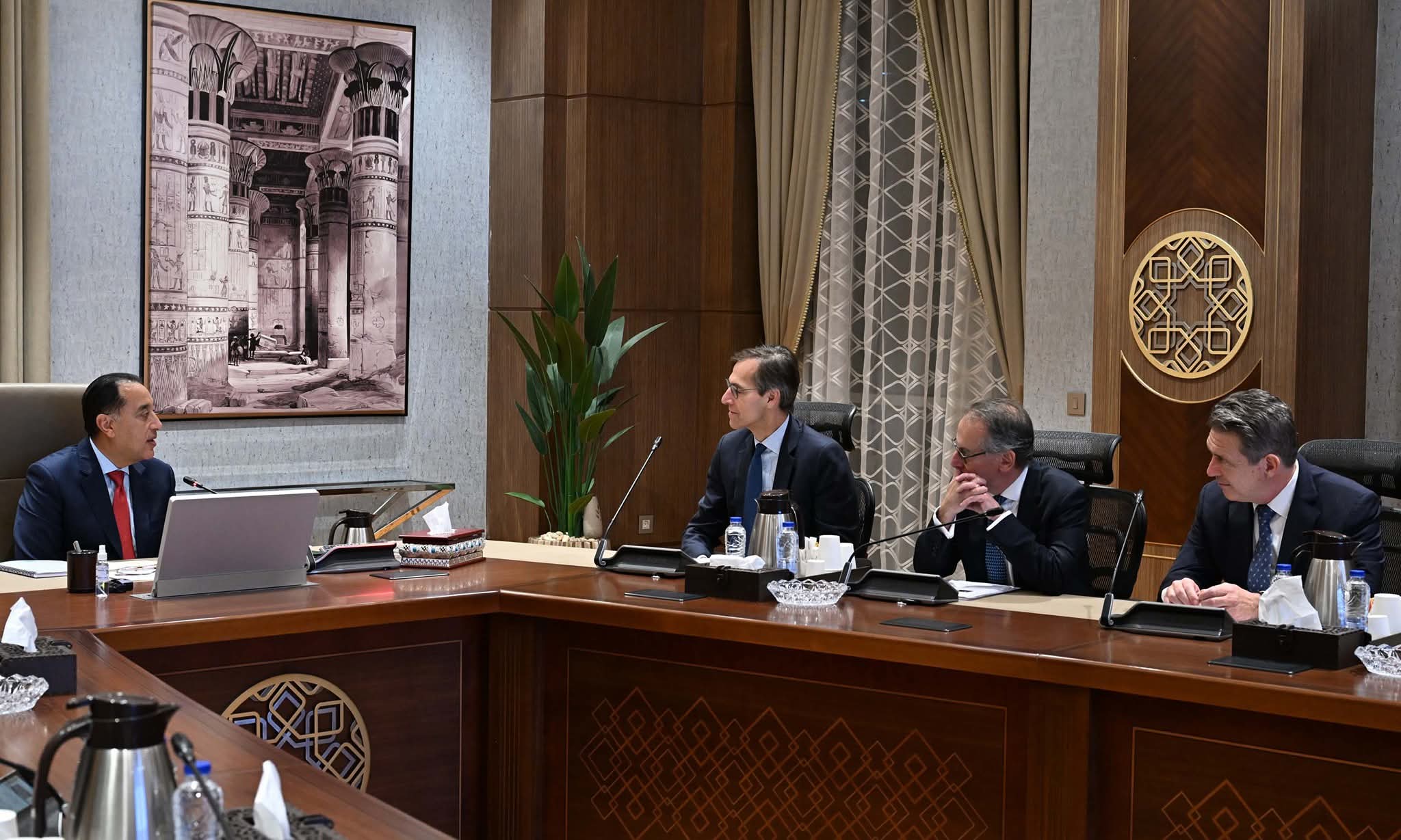مدبولى: الحكومة حريصة على مواصلة تعزيز التعاون مع البنك الأوروبى