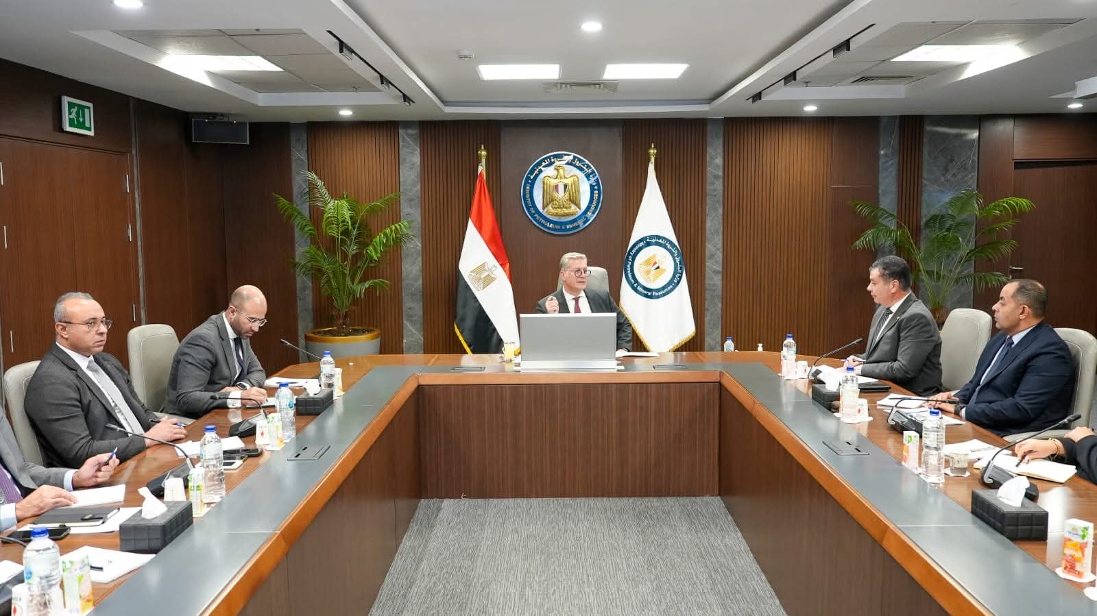 وزير البترول يشيد بدور «كارجاس» في تطوير منظومة تحويل السيارات للعمل بالغاز الطبيعى