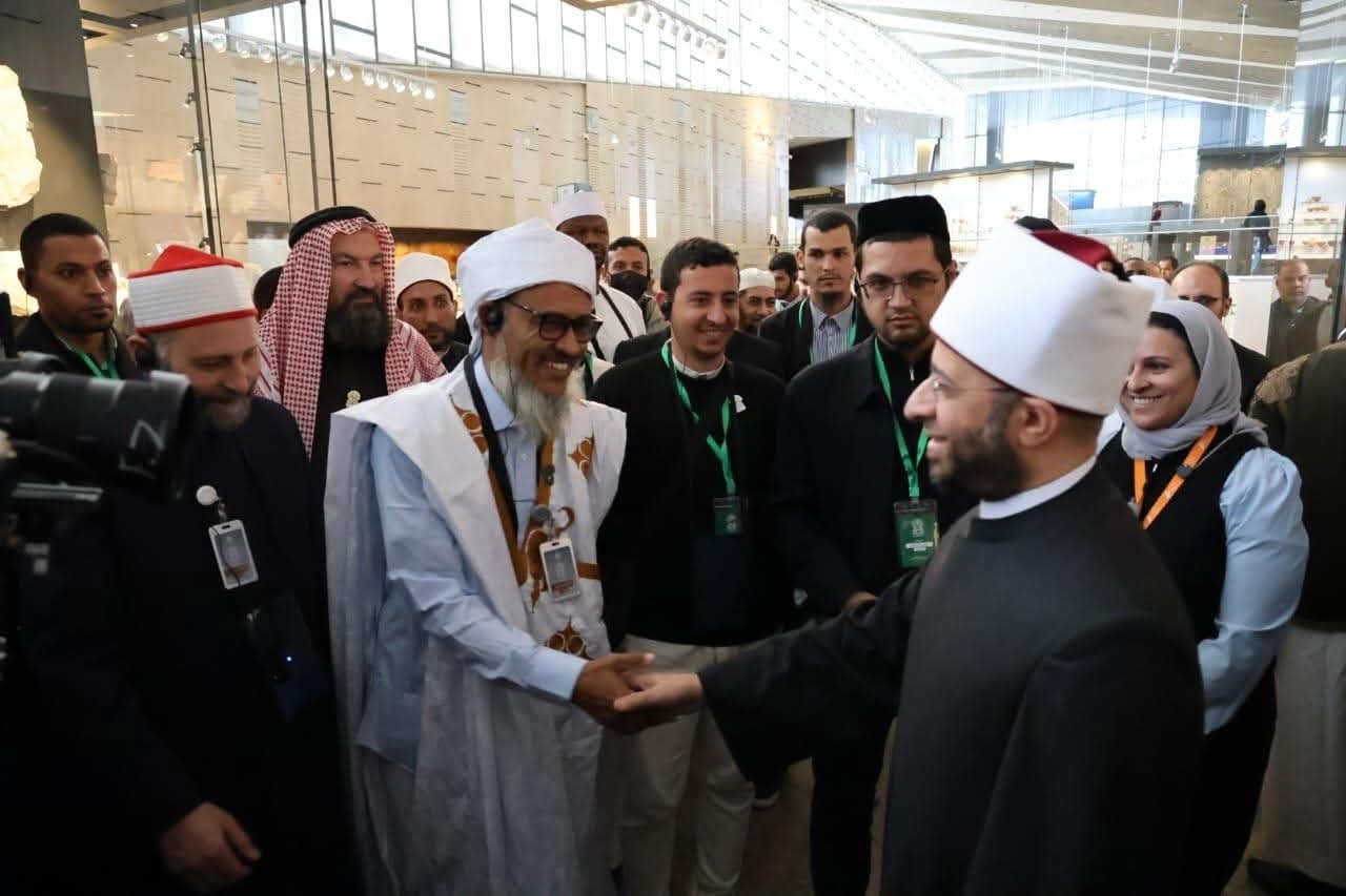 متسابقو ومحكمو المسابقة العالمية للقرآن الكريم ينبهرون بالمتحف المصرى الكبير
