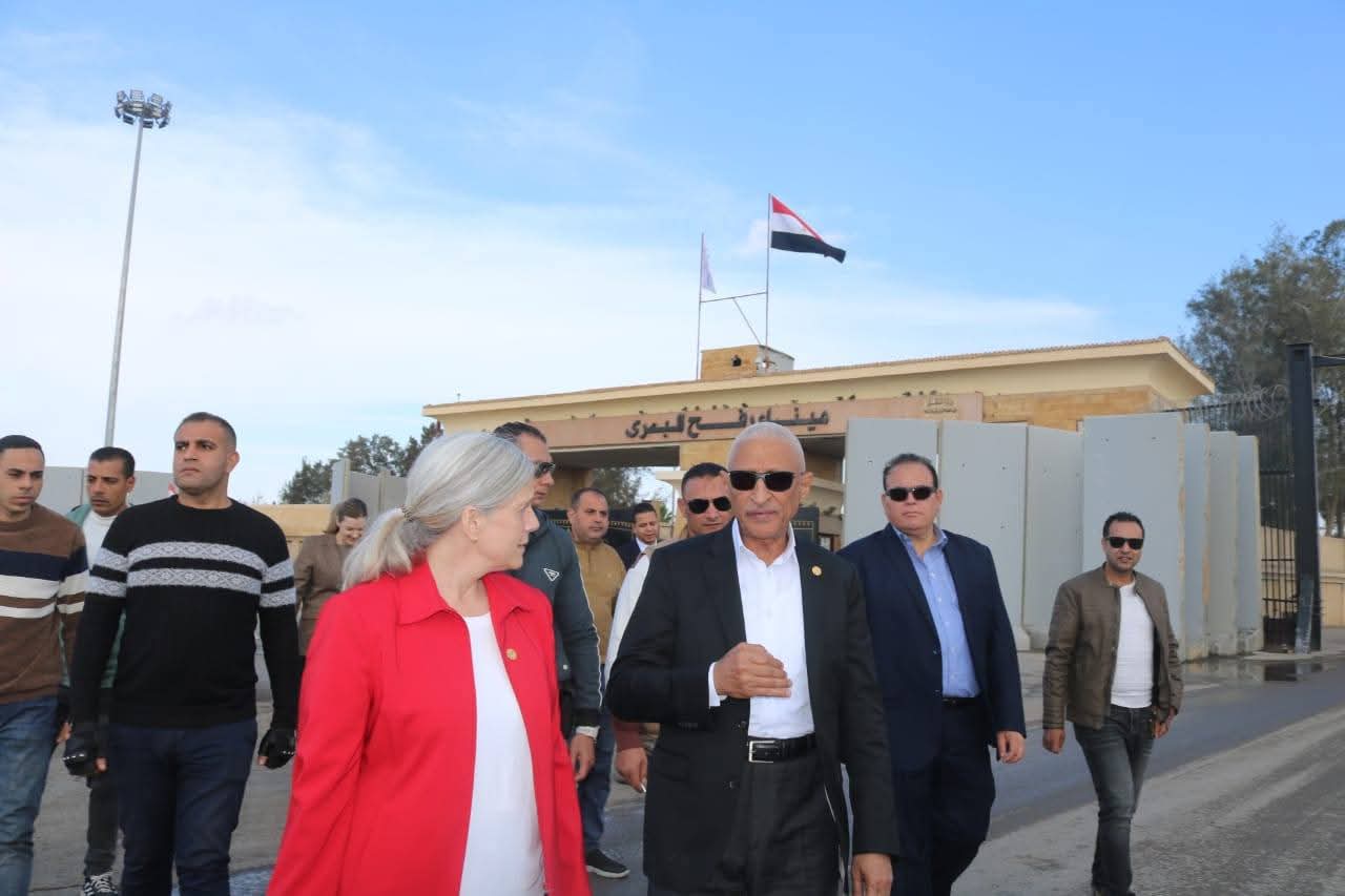وفد كندى يزور معبر رفح البرى..
