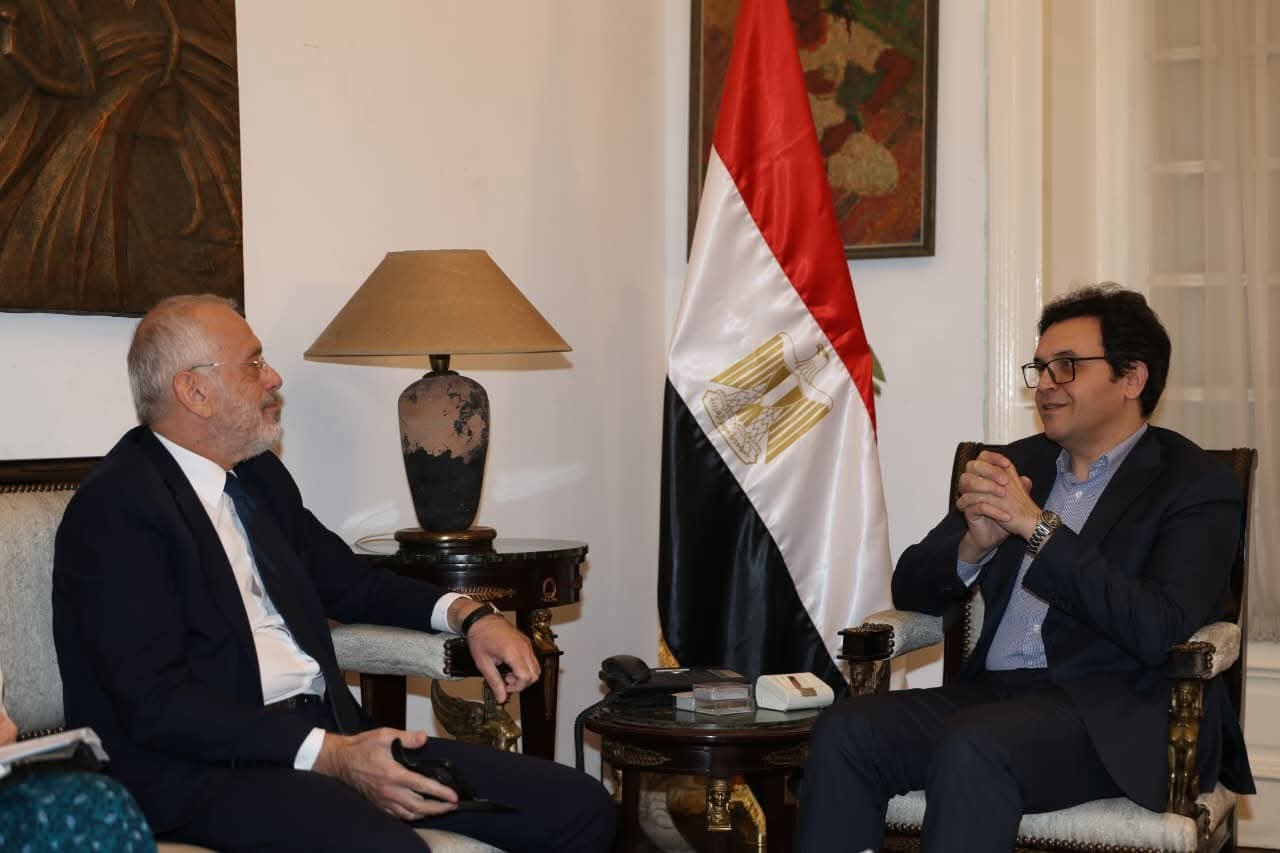 وزير الثقافة يبحث مع سفير اليونان بالقاهرة تعزيز التعاون الثقافى والفنى بين البلدين