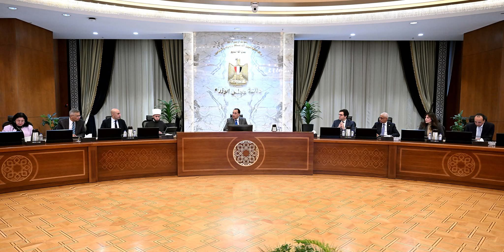 رئيس الوزراء يتابع زيادة الخدمات والأنشطة بالمحافظات الحدودية