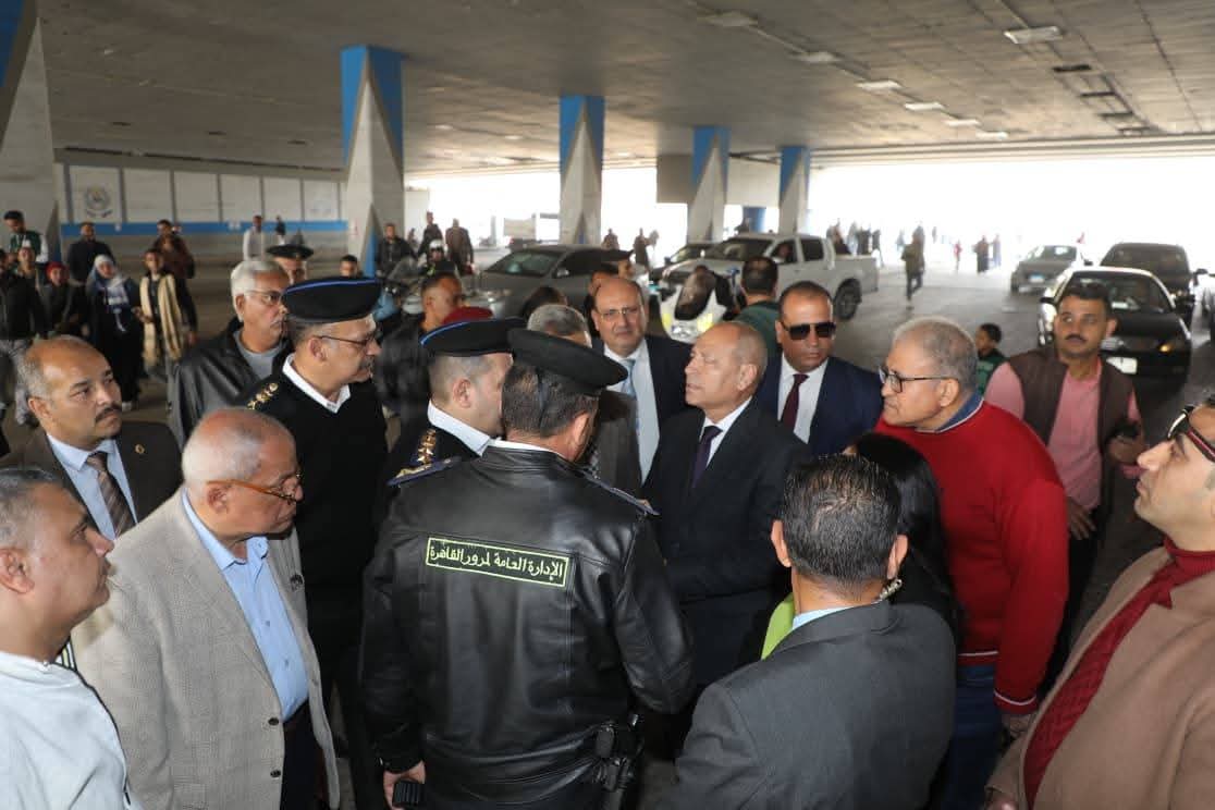 محافظ القاهرة يحذر: لن نسمح بمواقف عشوائية، أو الانتظار الخاطىء فى محيط موقف السلام النموذجى الجديد