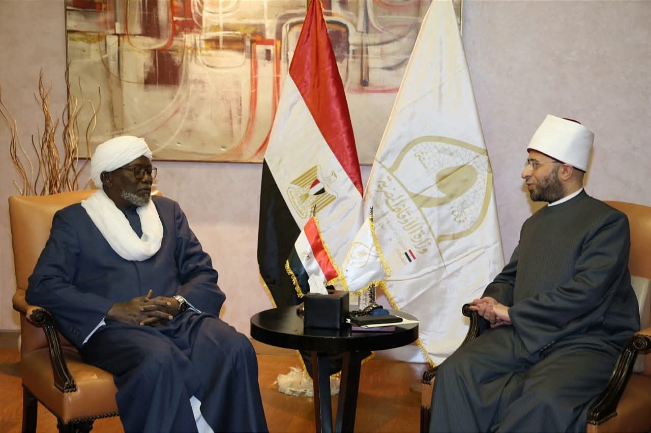 وزير الأوقاف يلتقى ومفتي تشاد على هامش مؤتمر الإفتاء الدولي