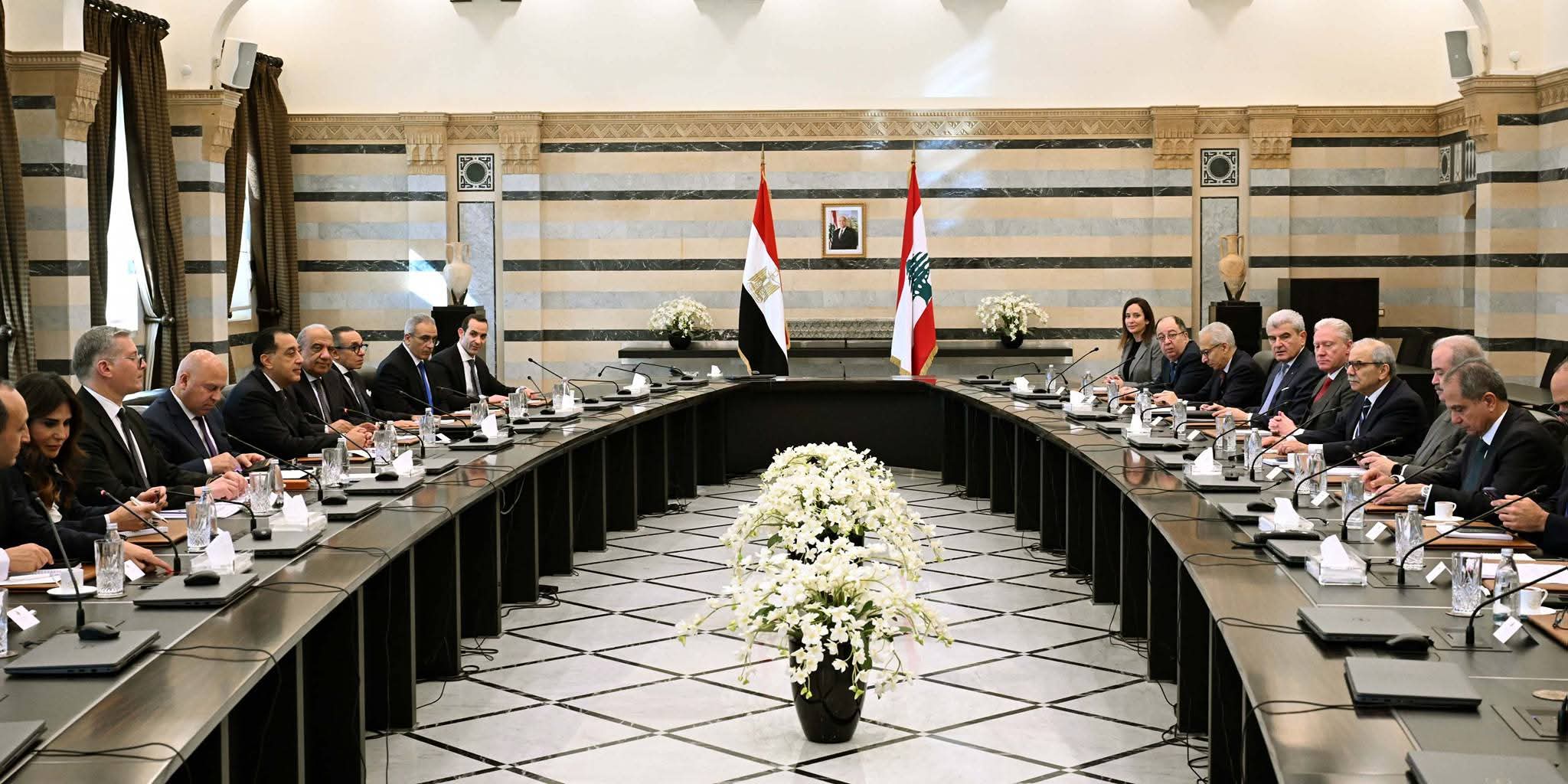 رئيسا وزراء مصر ولبنان يترأسان جلسة مباحثات موسّعة لبحث سُبل تعزيز التعاون في المجالات الاقتصادية المختلفة