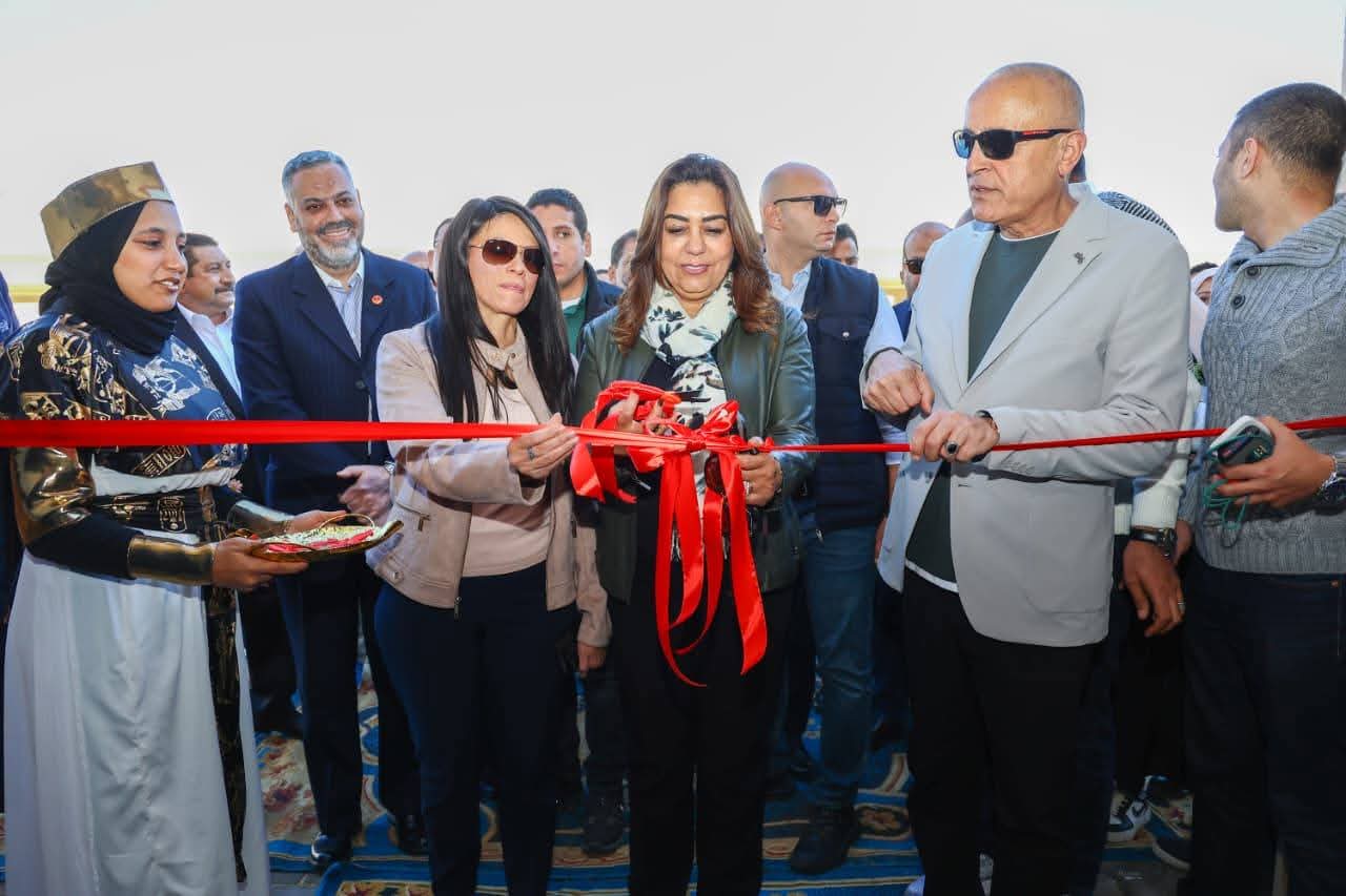 وزيرتا التخطيط والتنمية المحلية ومحافظ الأقصر يفتتحون المجزر الآلي ويضعون حجر الأساس للسوق الحضاري الجديد بقرية الحبيل 