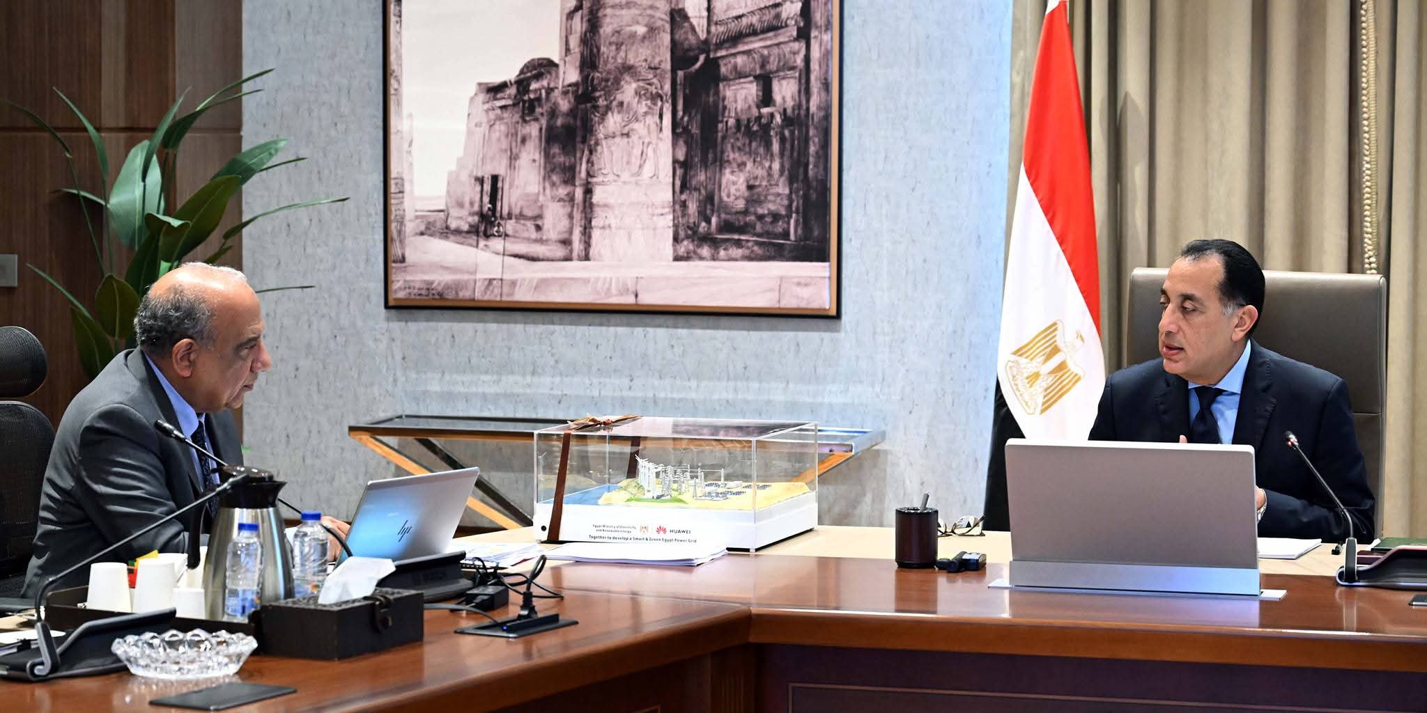 رئيس الوزراء يتابع الموقف التنفيذي لمشروعات الطاقة المتجددة